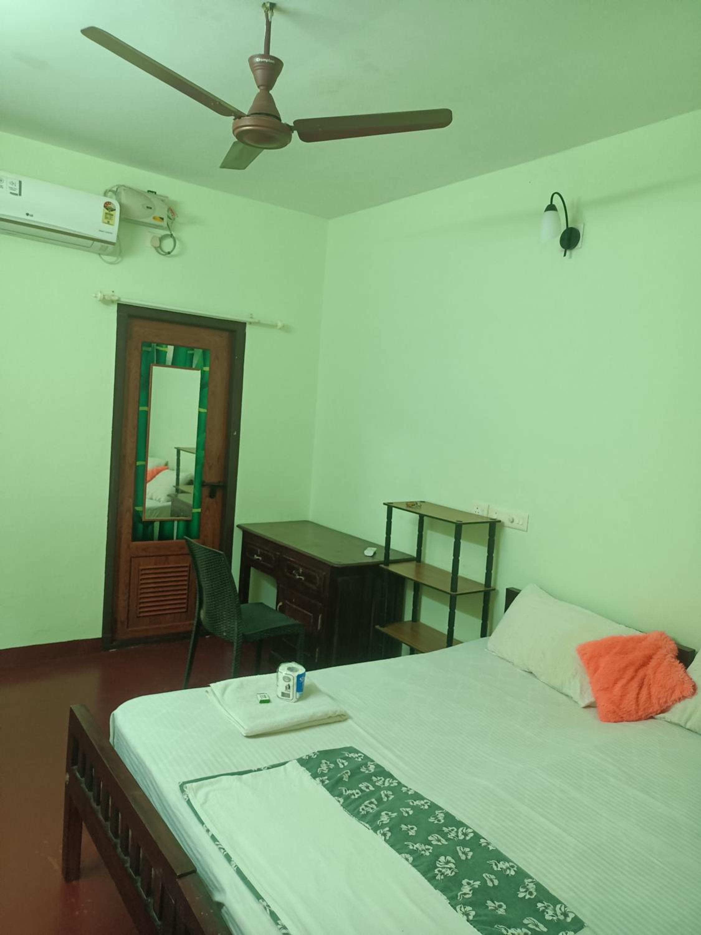 Double Room with Garden View photo 3