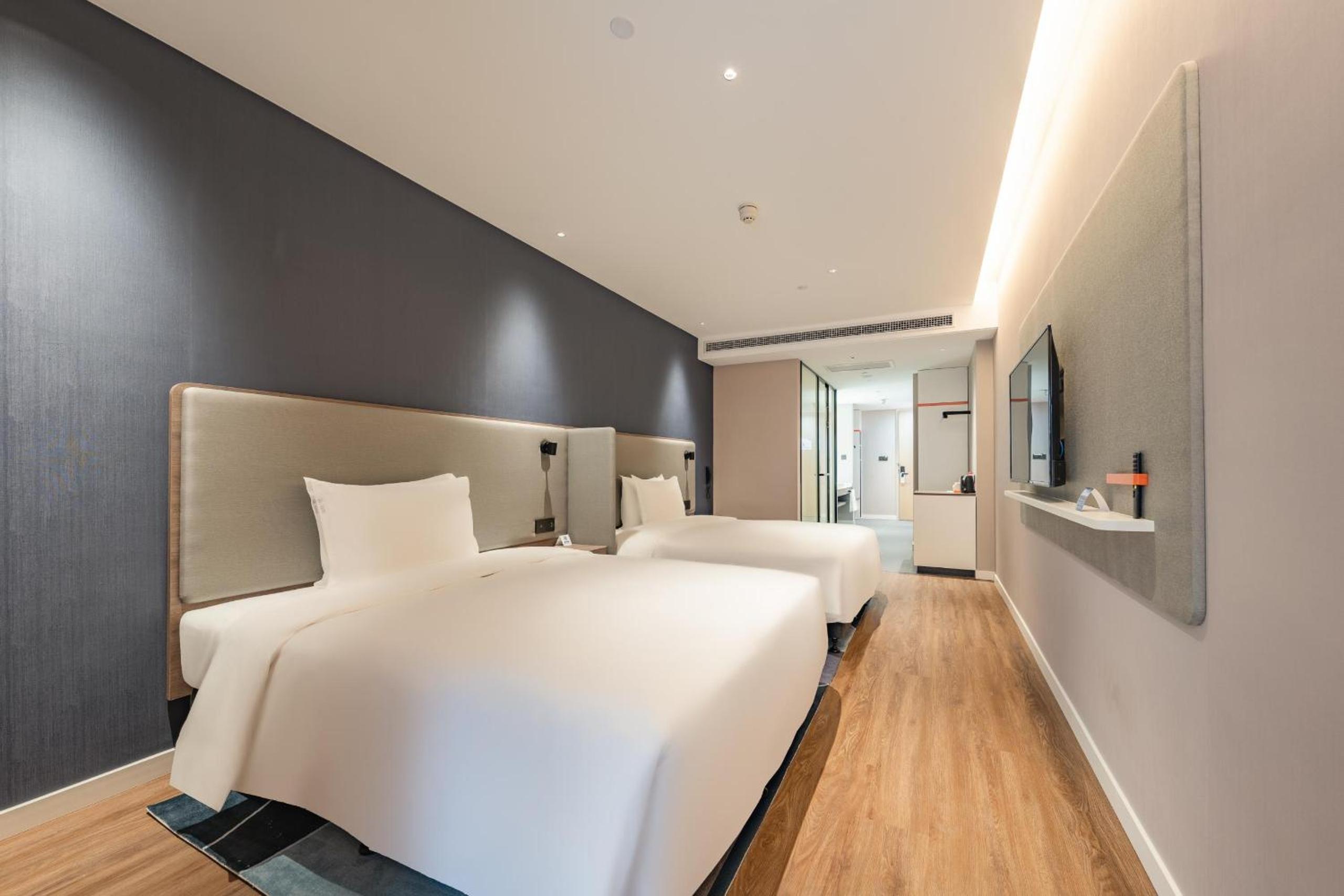 Standard Twin Room with Two Twin Beds