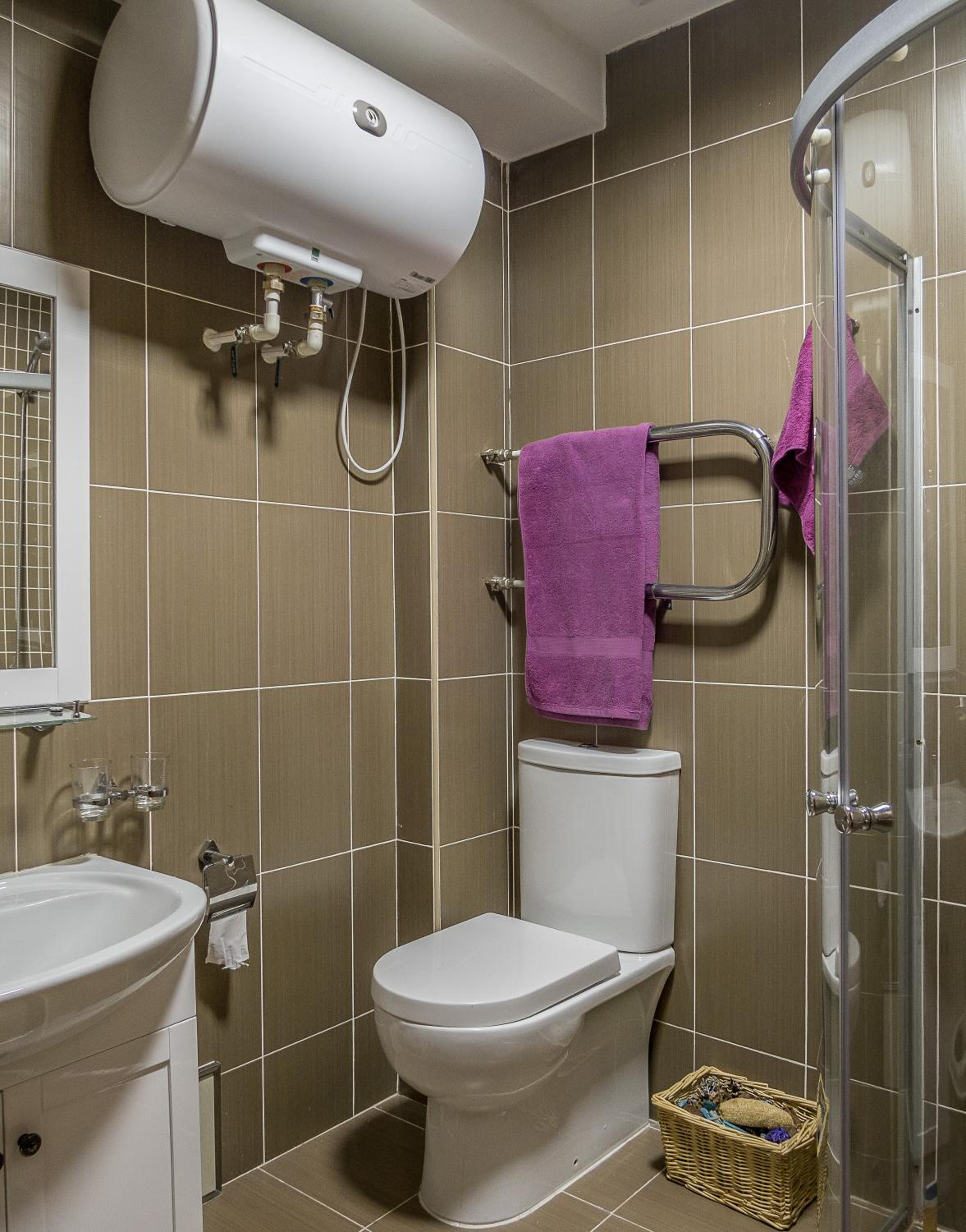 Single Room with Shared Bathroom photo 3