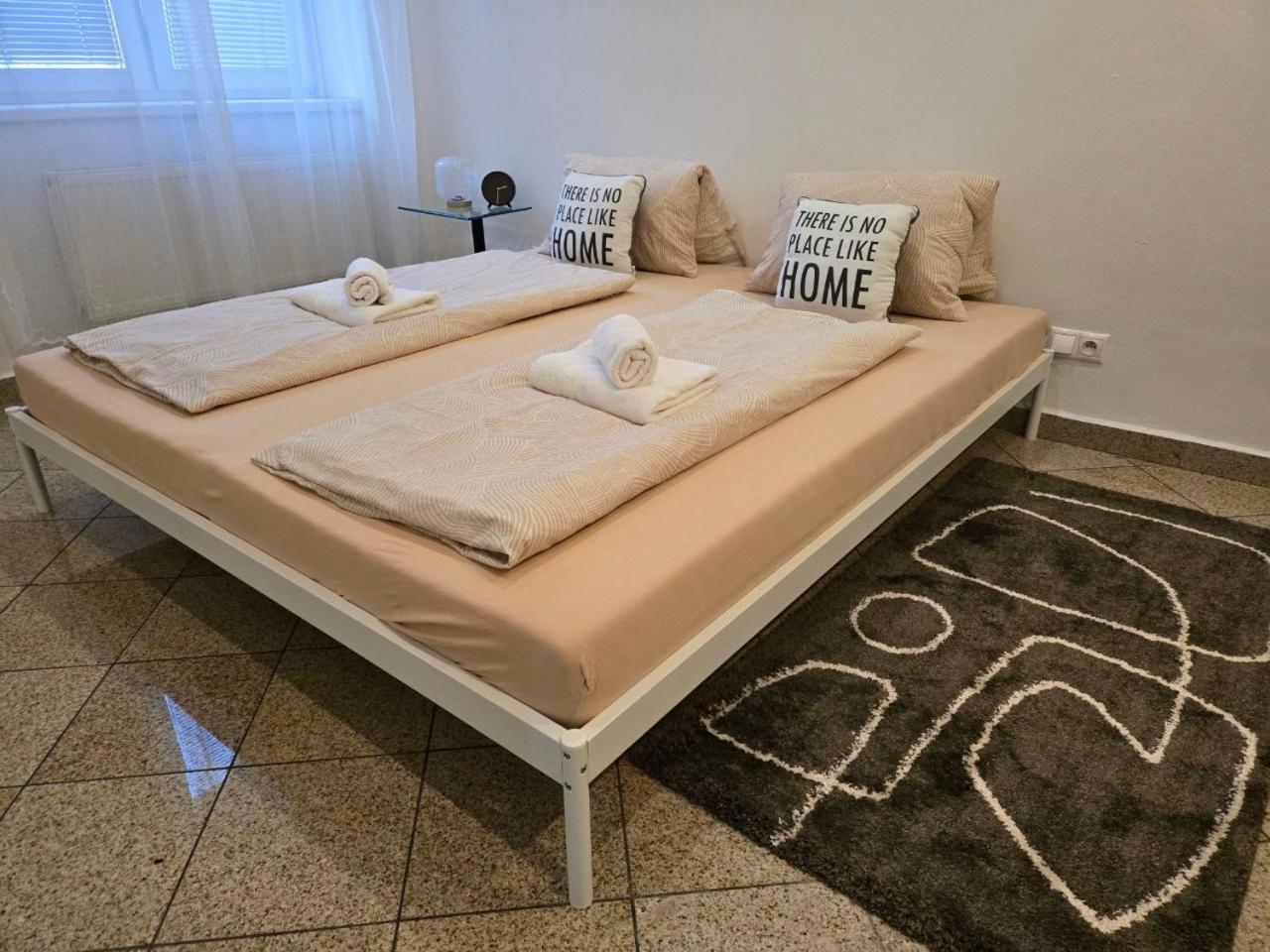 Two-Bedroom Apartment - Photo 9