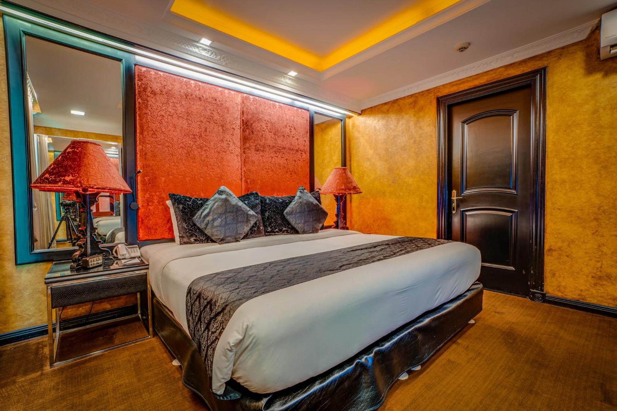 Executive Suite - Photo 3