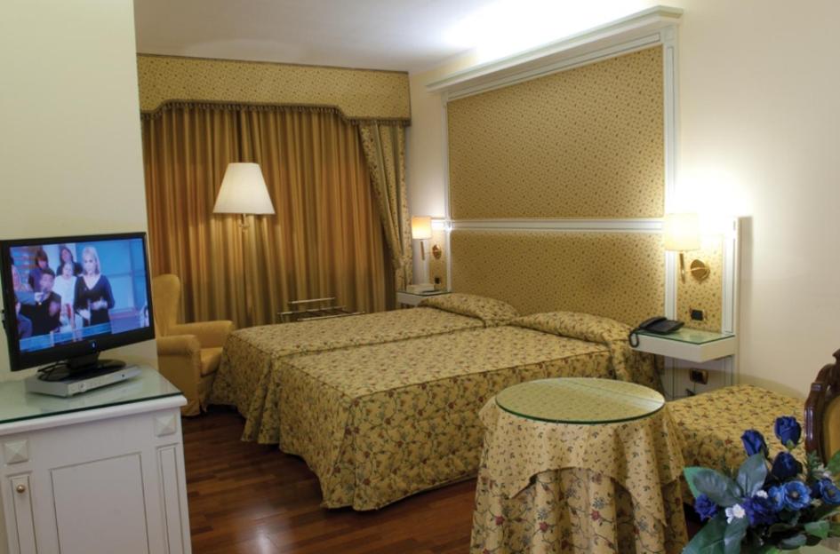 Deluxe Twin Room - Photo 7