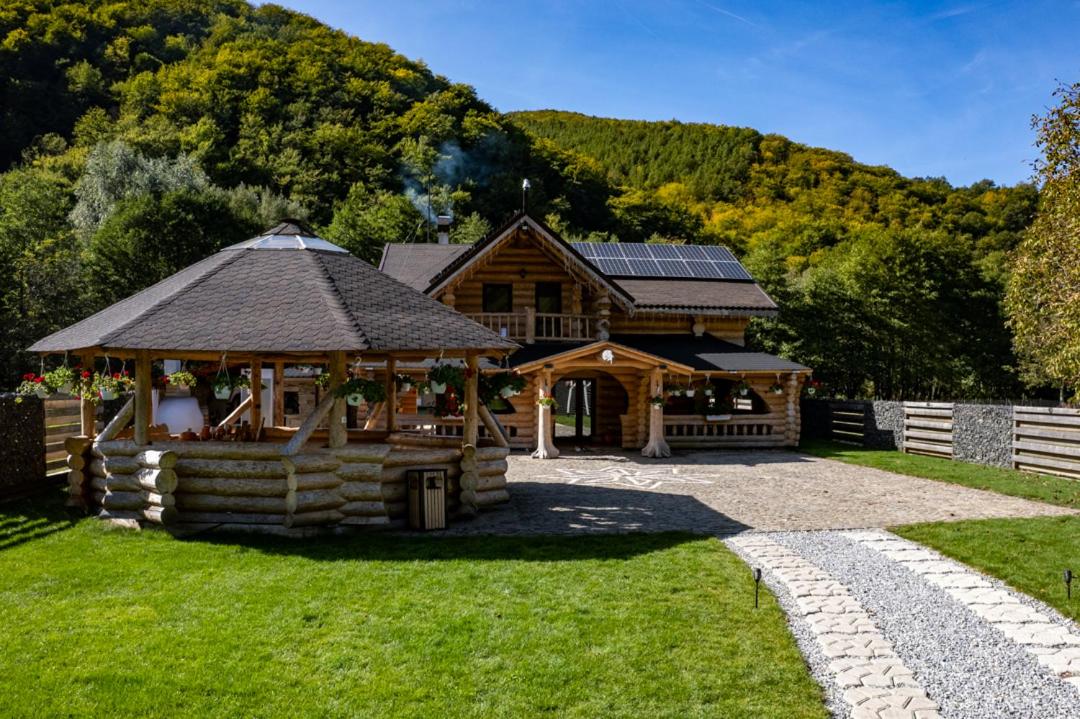 Villa photo 3