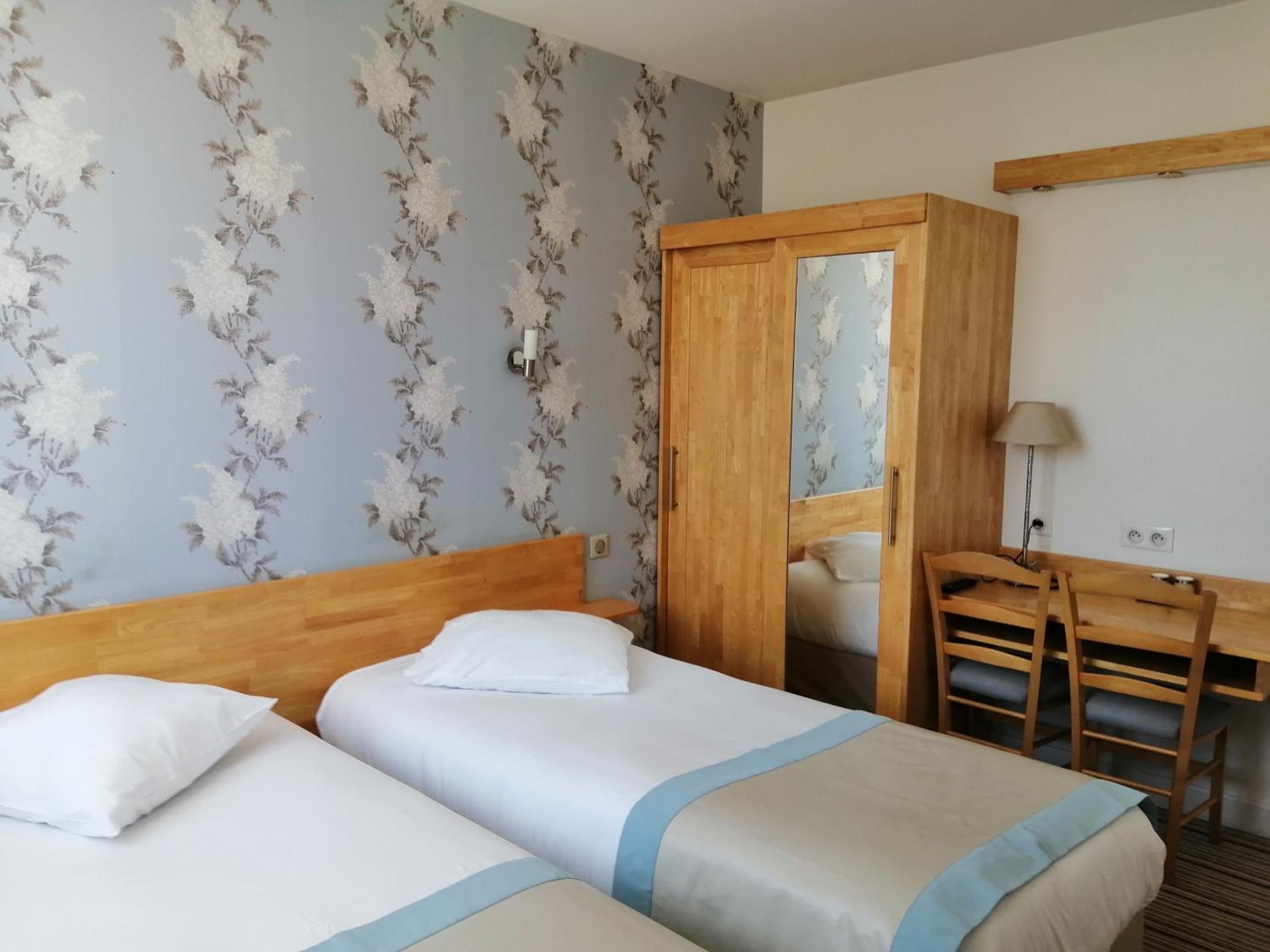 Twin Room with Garden View photo 2