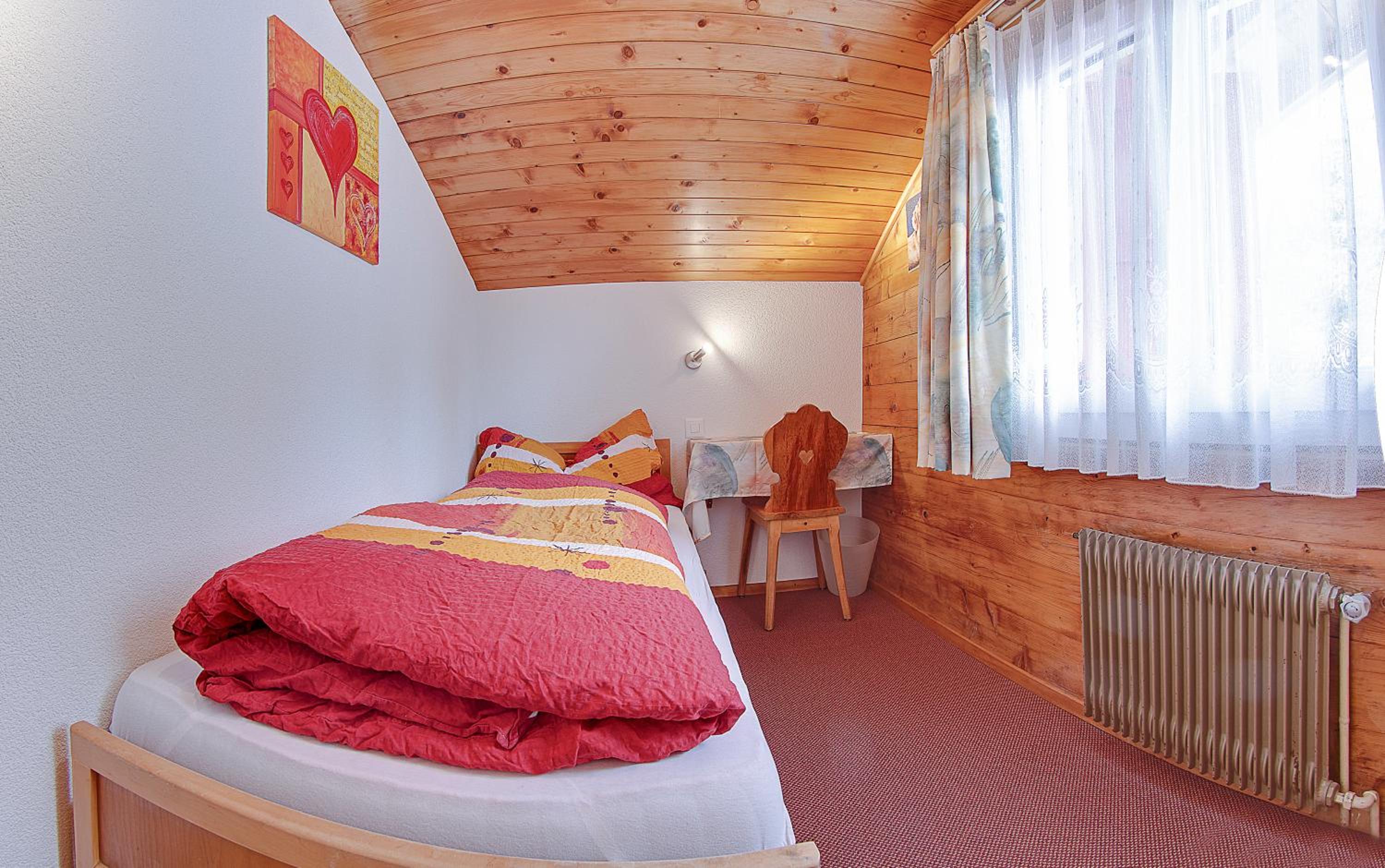 Four-Bedroom Apartment with Balcony A photo 1