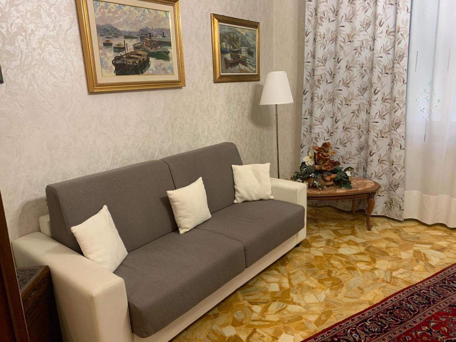 Three-Bedroom Premium Apartment with Balcony - Photo 45