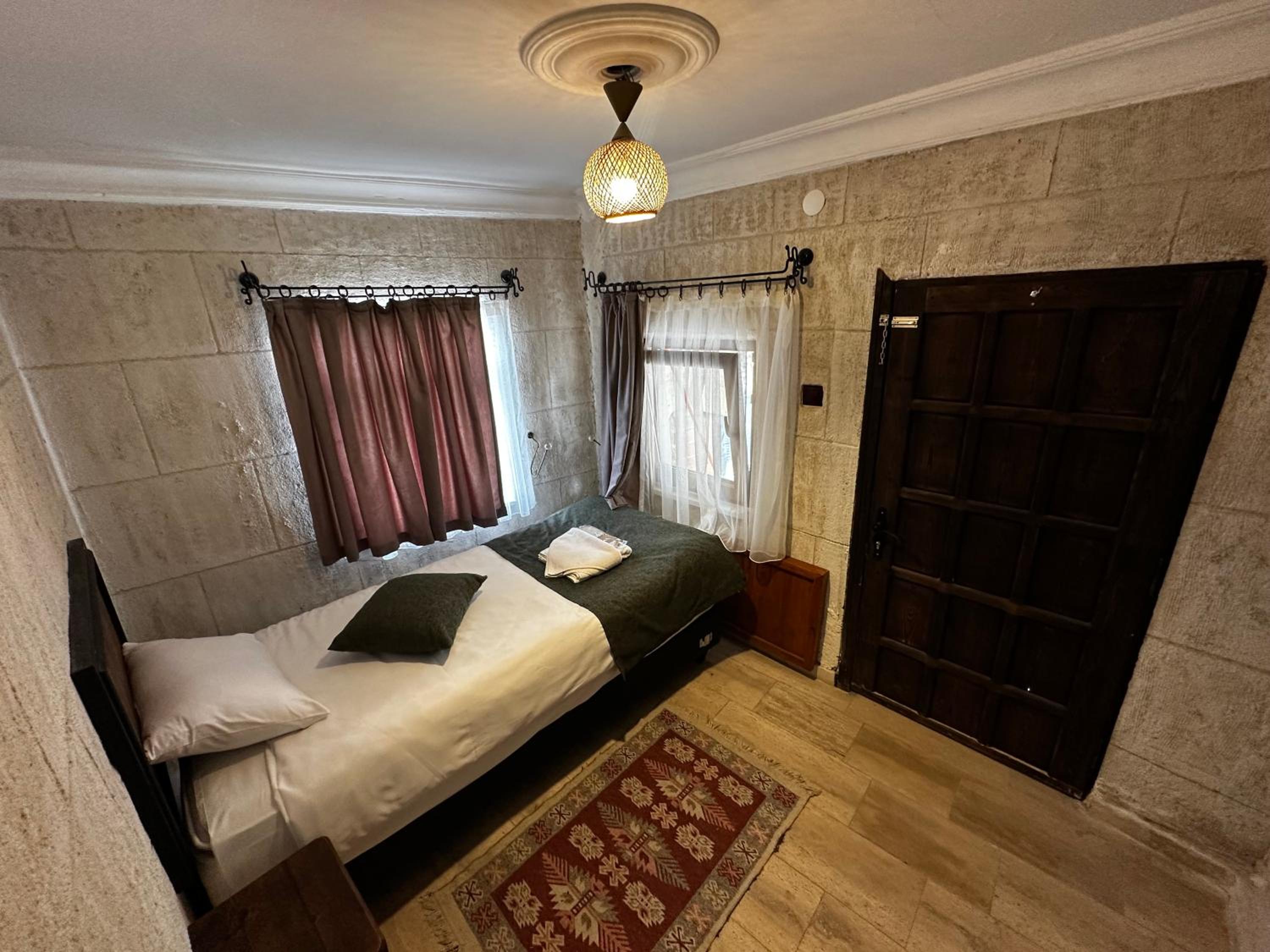 Standard Triple Room - Photo 3