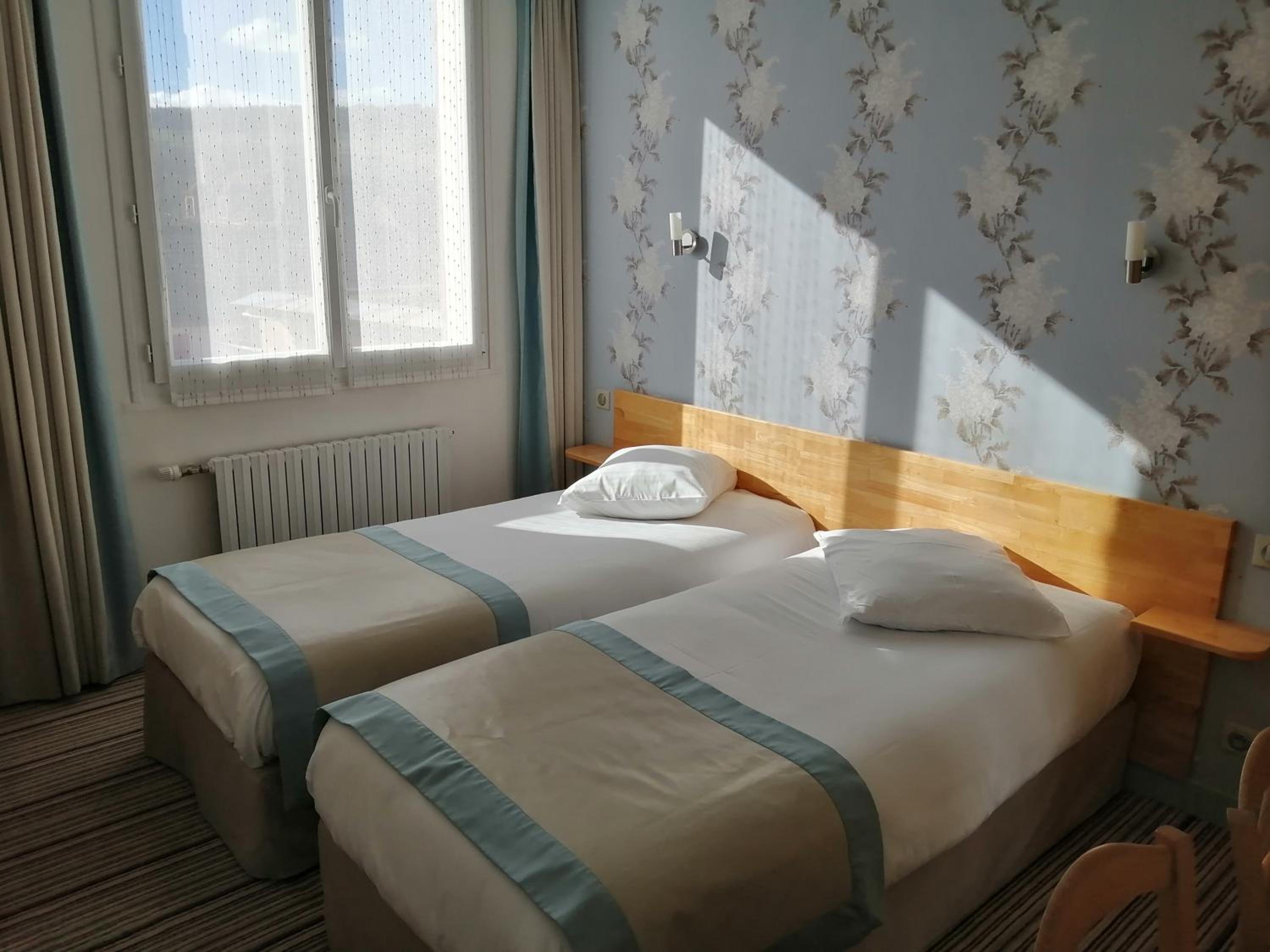 Twin Room with Garden View photo 3