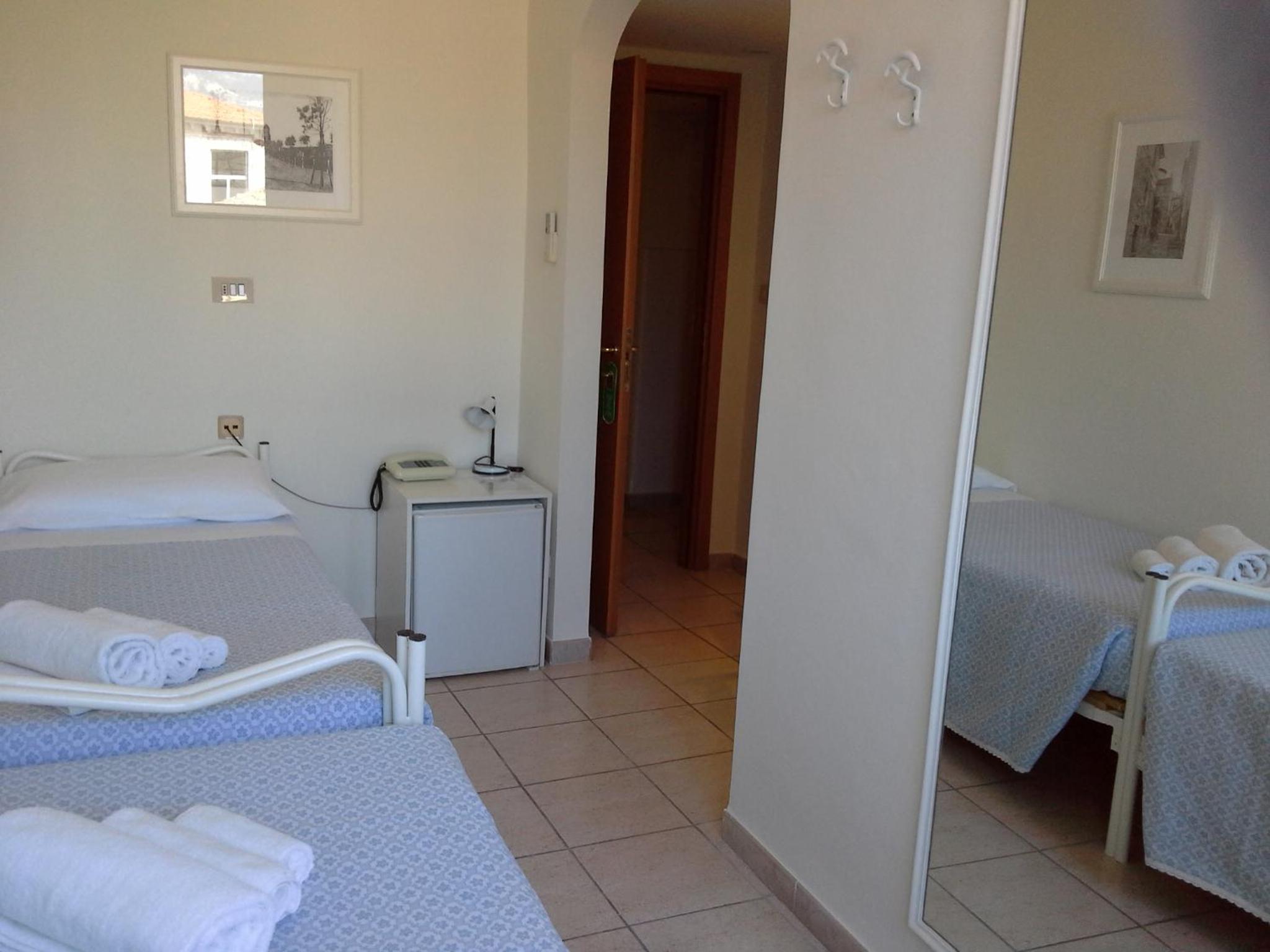 Single Room photo 3