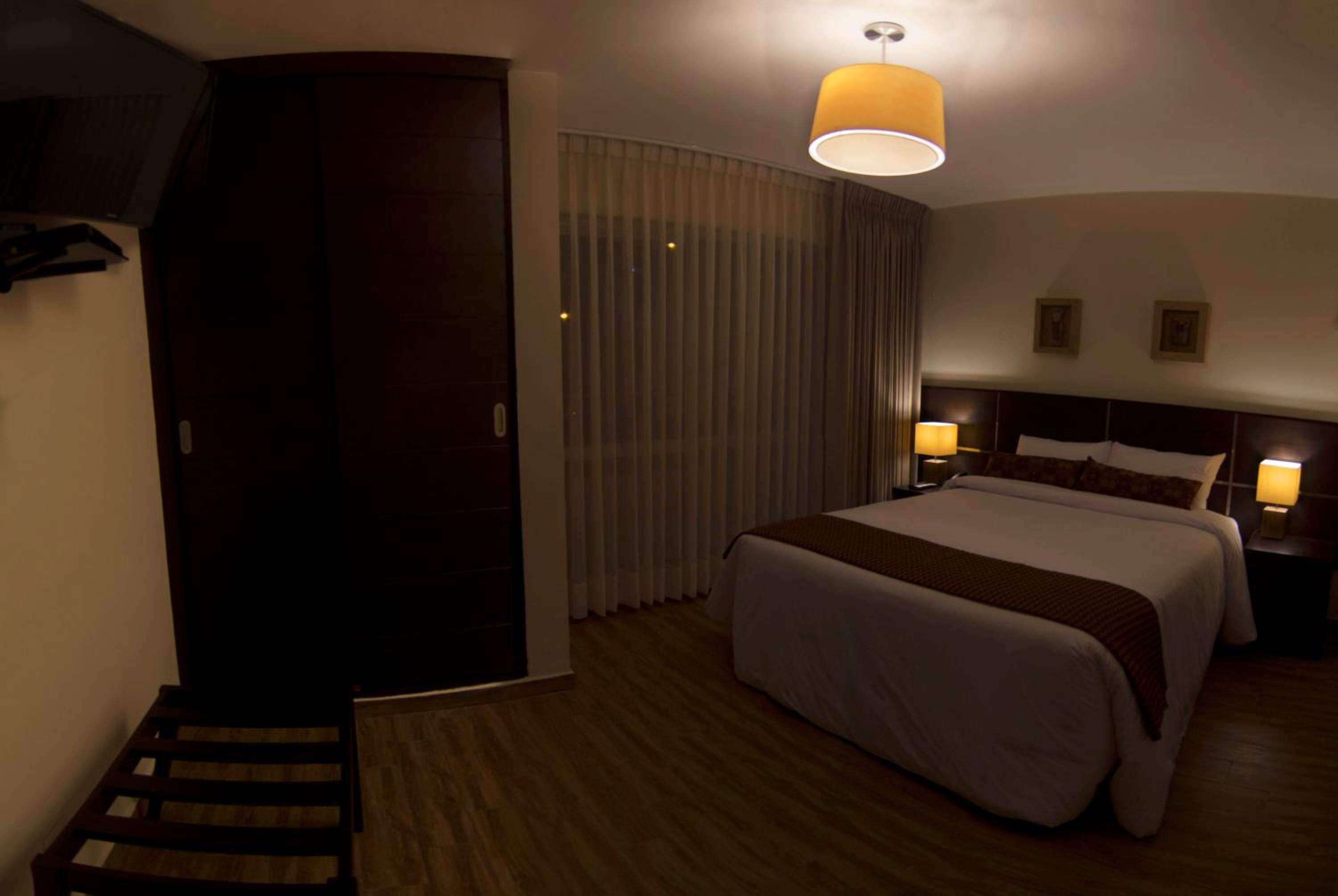 Queen Room - Photo 12