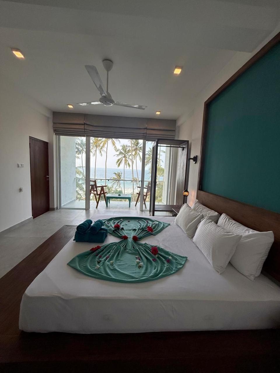 Deluxe Double Room with Balcony and Sea View photo 1