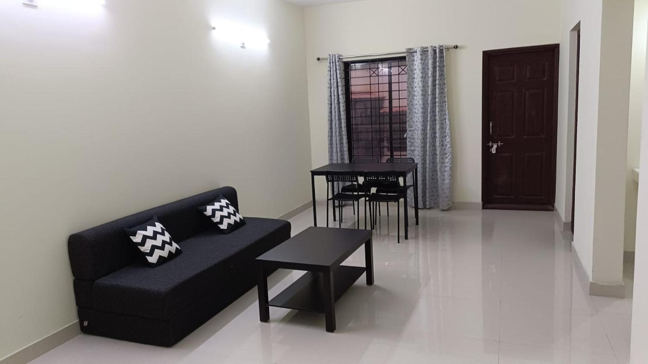 Deluxe Single Room with Balcony photo 1