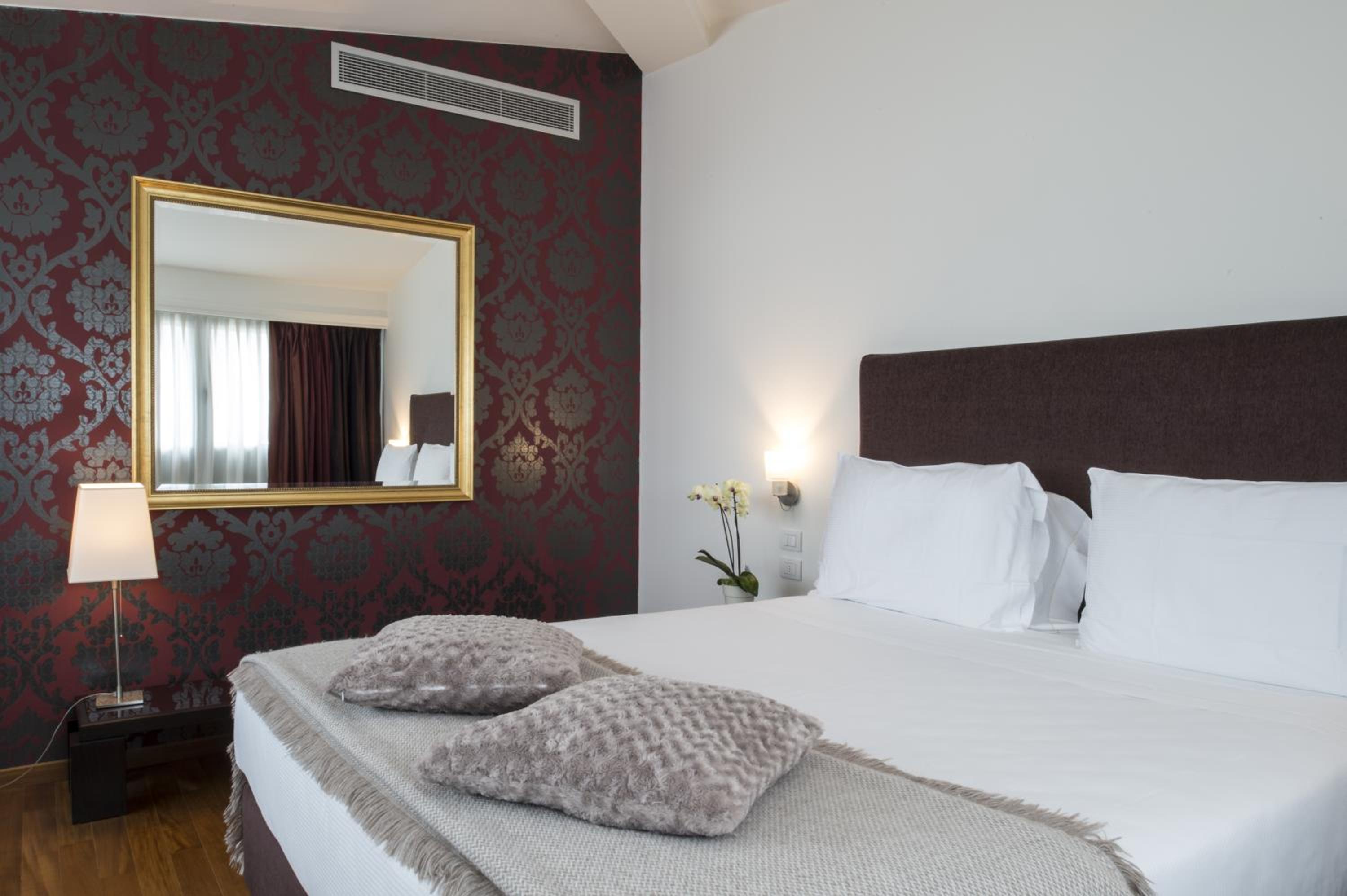Suite - Photo 3