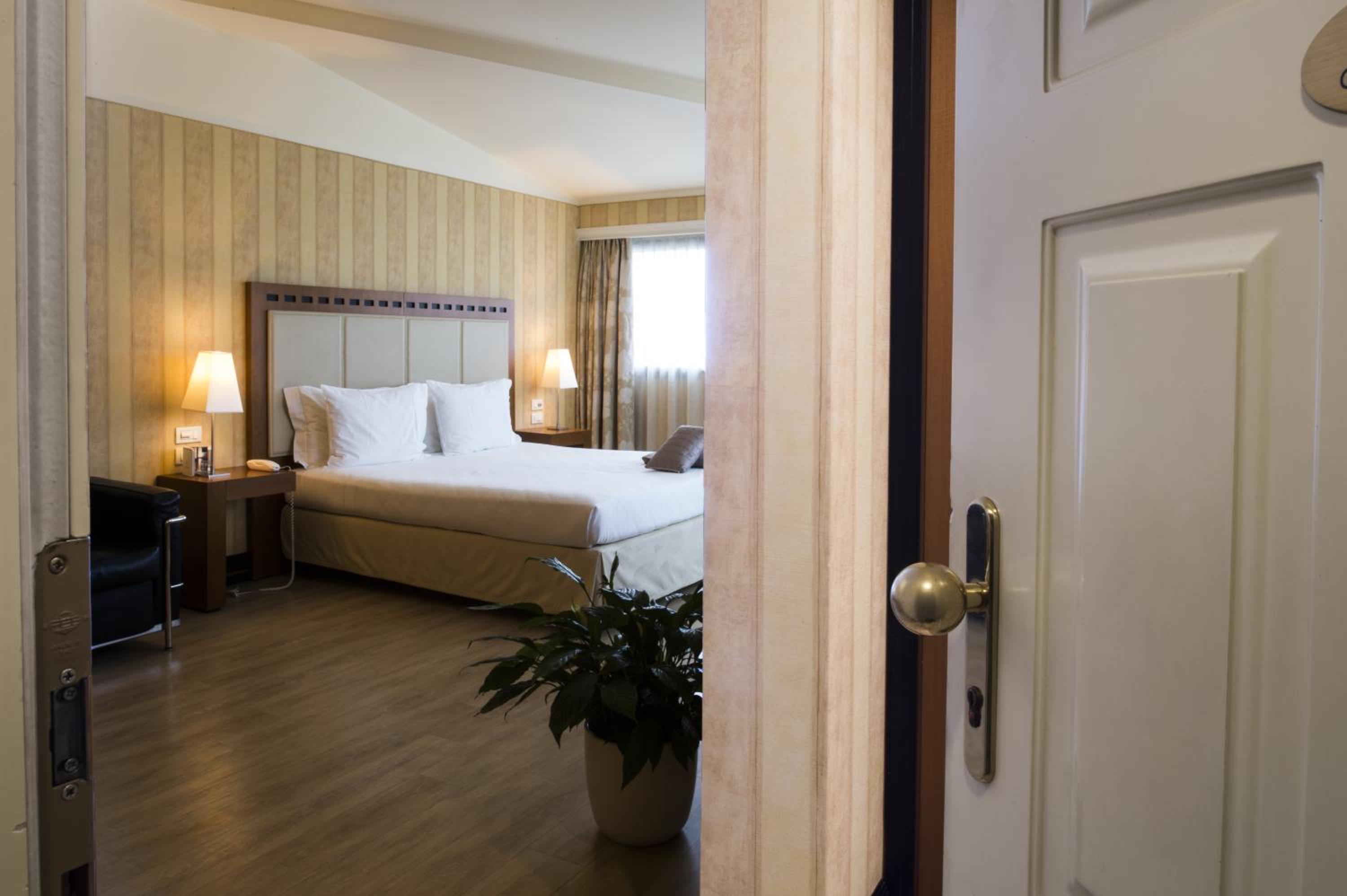 Junior Suite - Photo 1