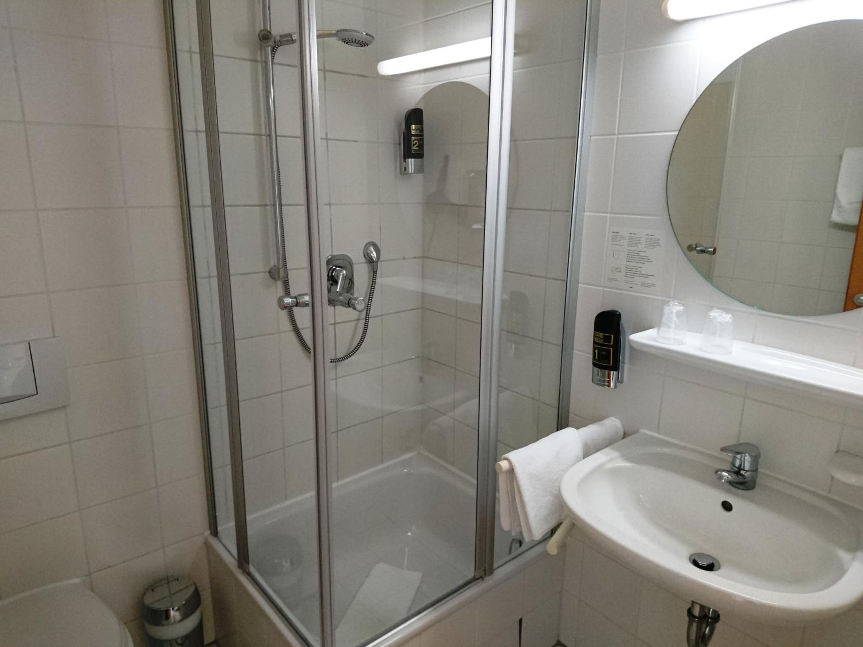 Single Room photo 3