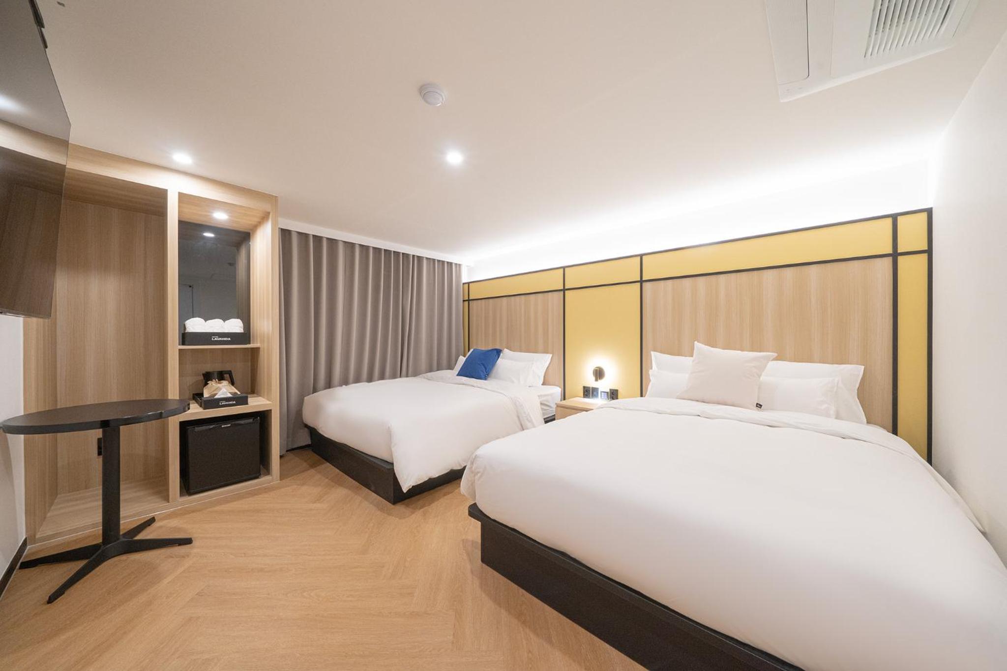 Deluxe Double or Twin Room