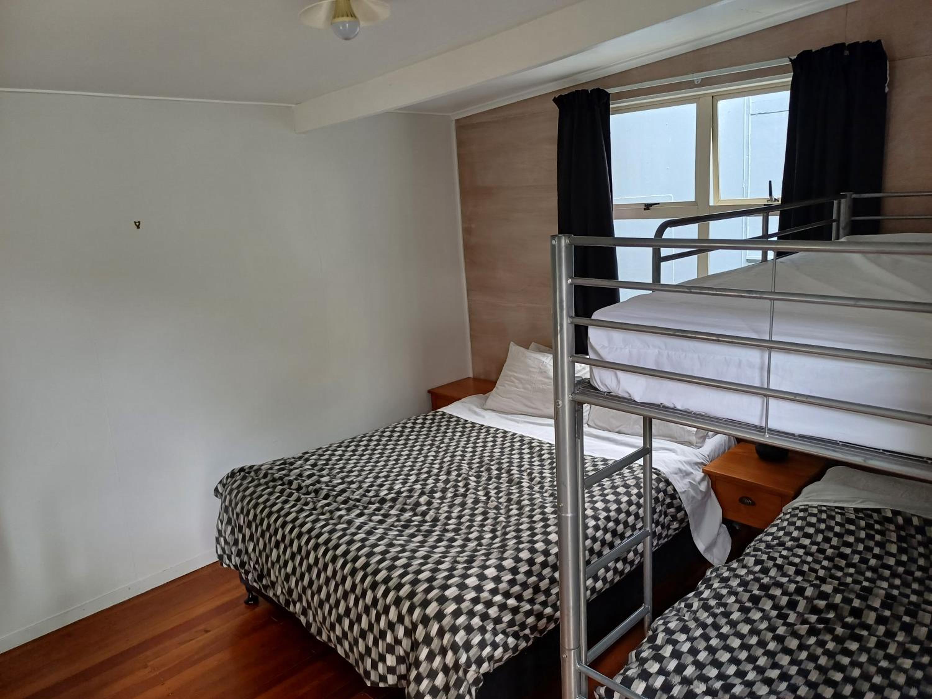 4-Bed Mixed Dormitory Room photo 1