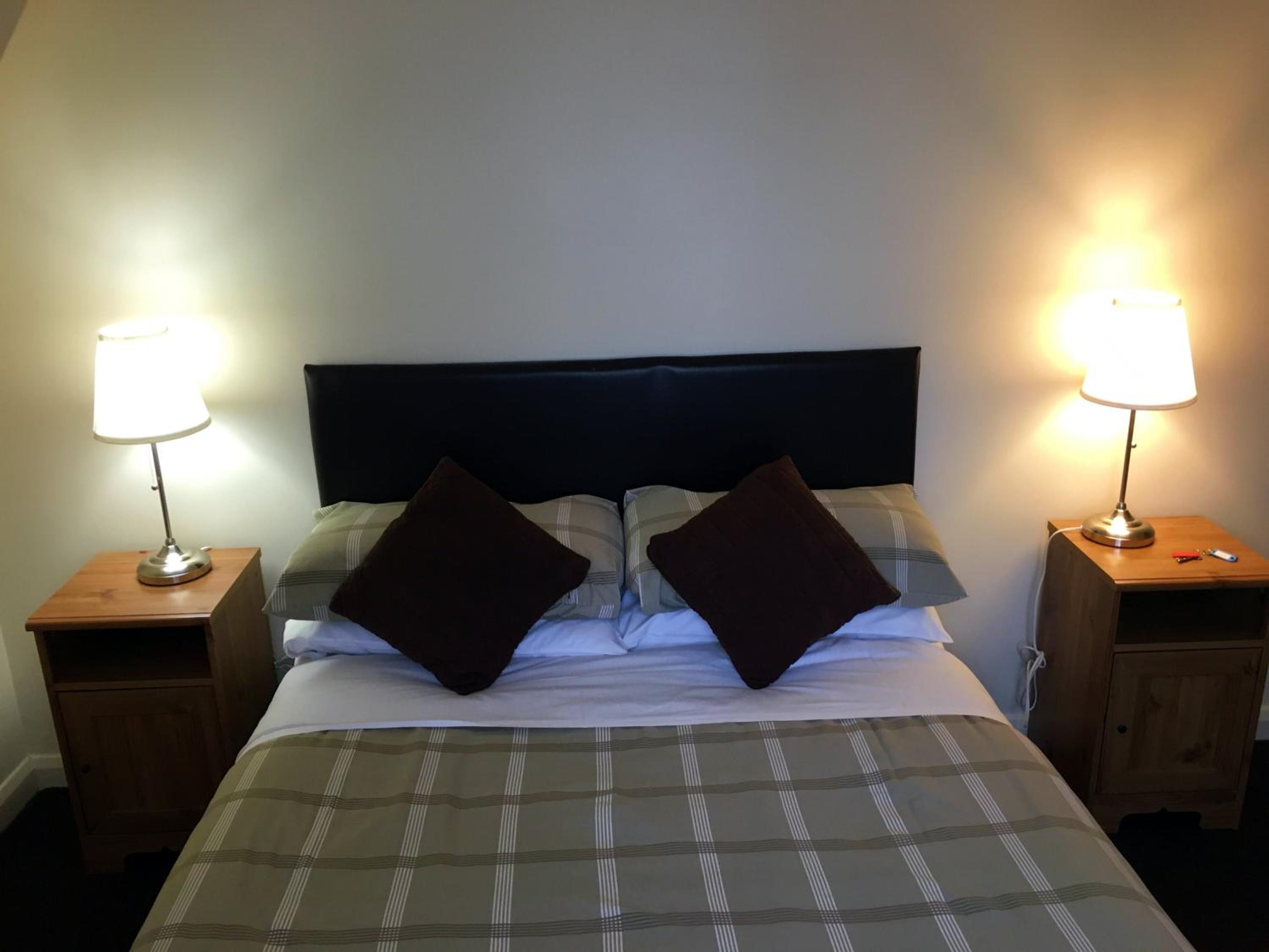 Single Room with Private Bathroom photo 1