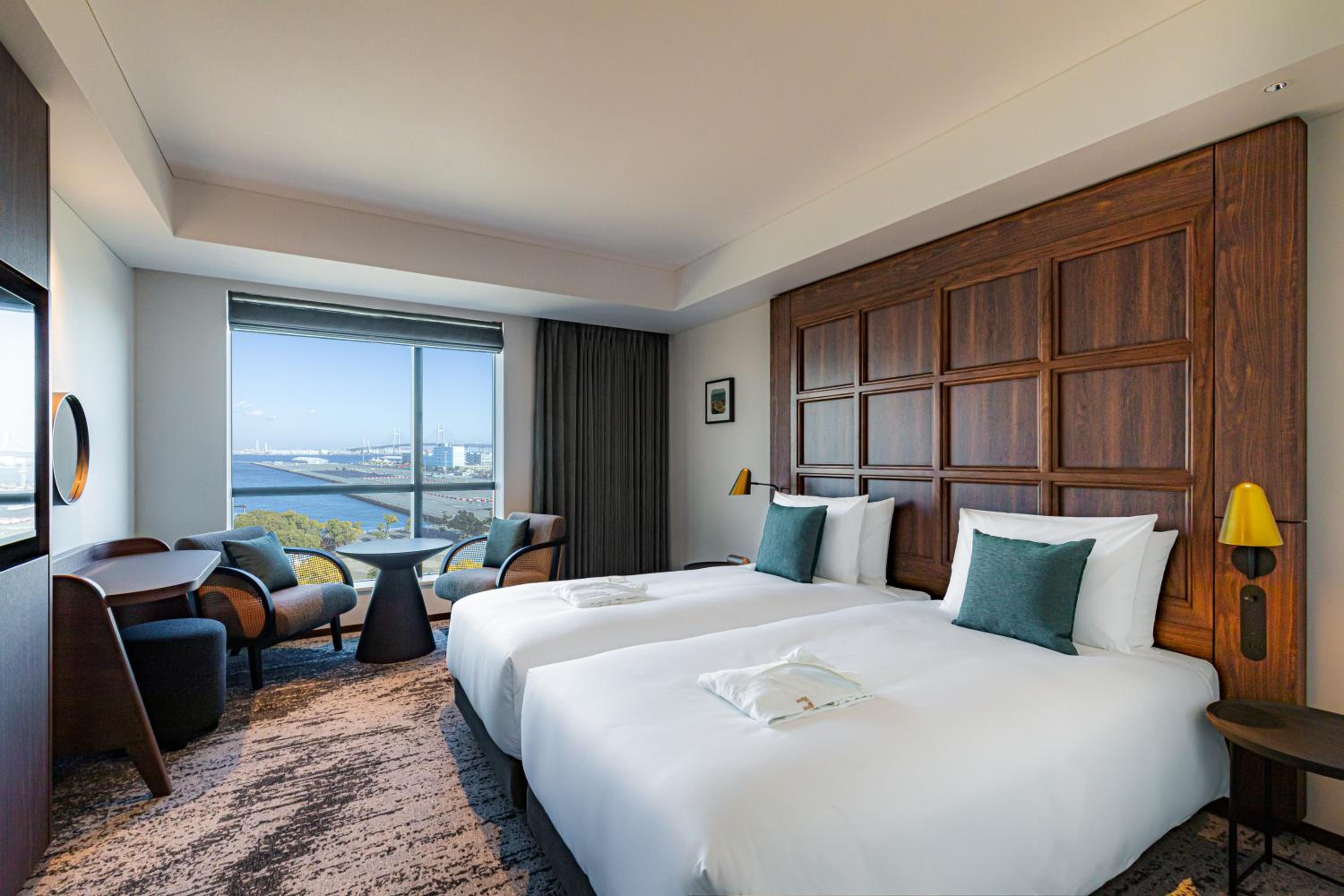 Deluxe Hollywood Twin Room - High Floor - Non-Smoking