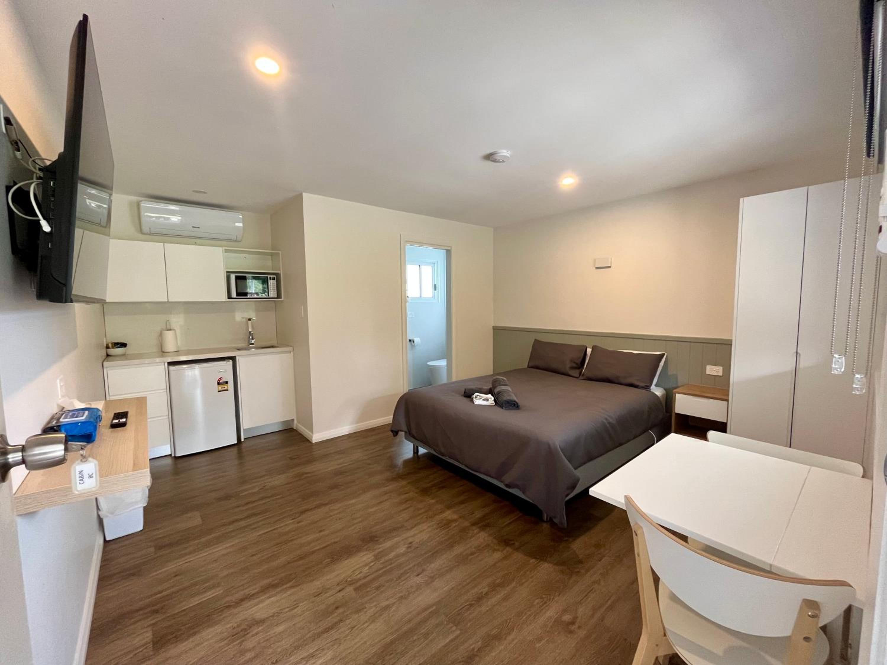 One-Bedroom Apartment photo 2