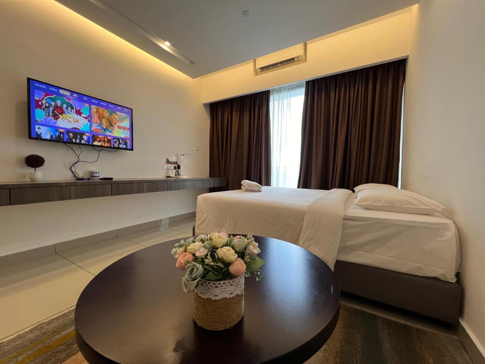 One-Bedroom Apartment with Balcony - Photo 5