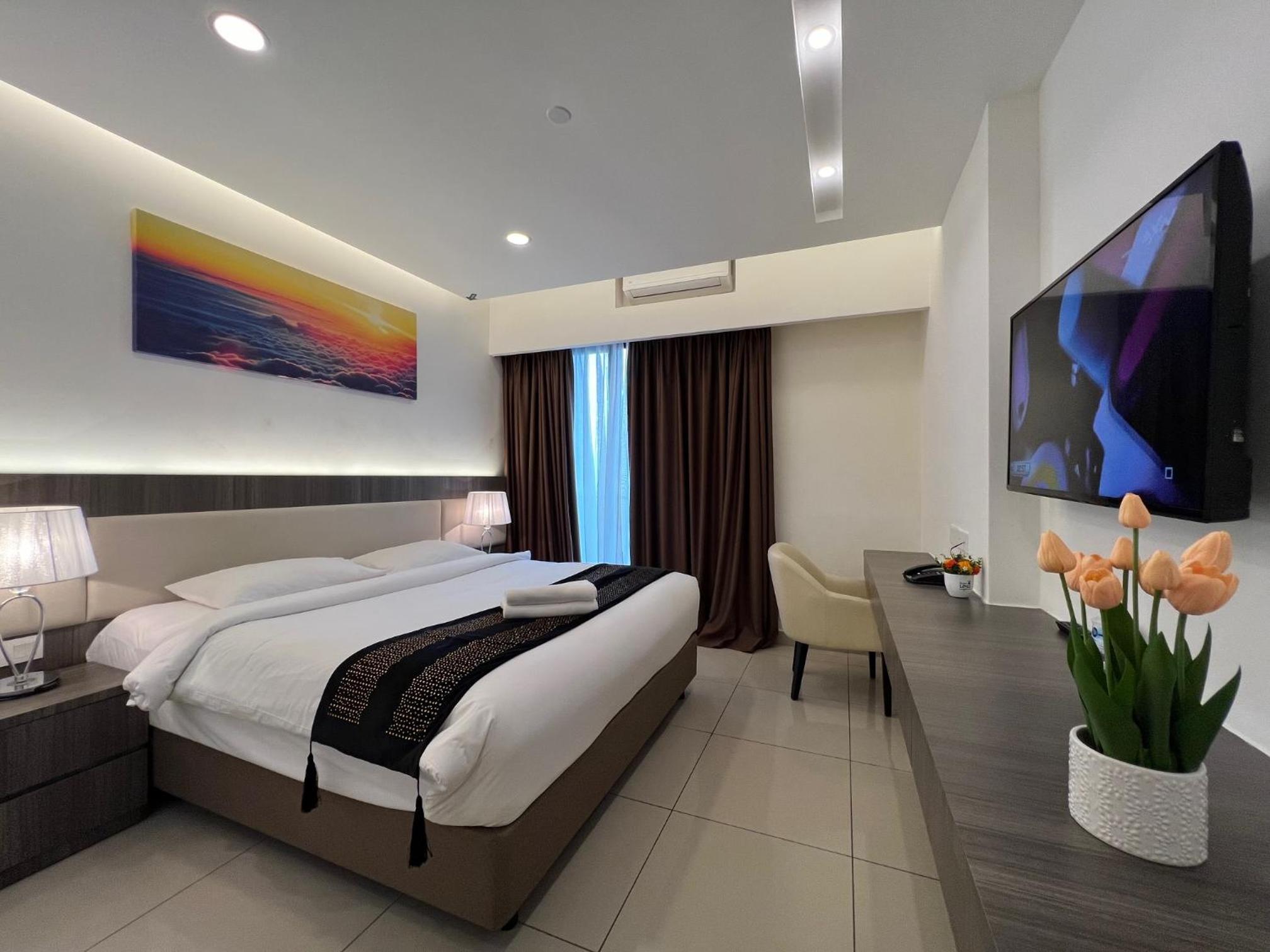 One-Bedroom Apartment with Balcony - Photo 8