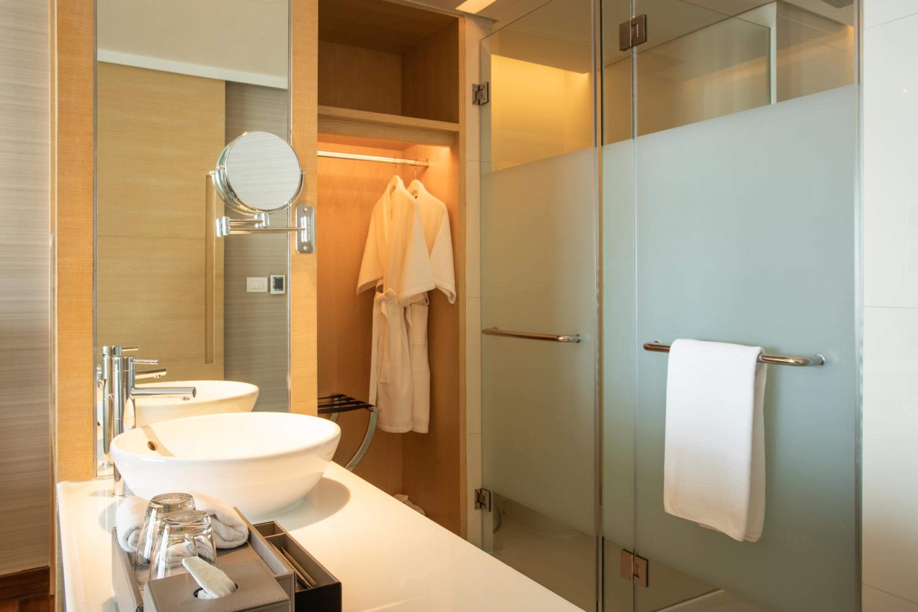 Skyline River View Room