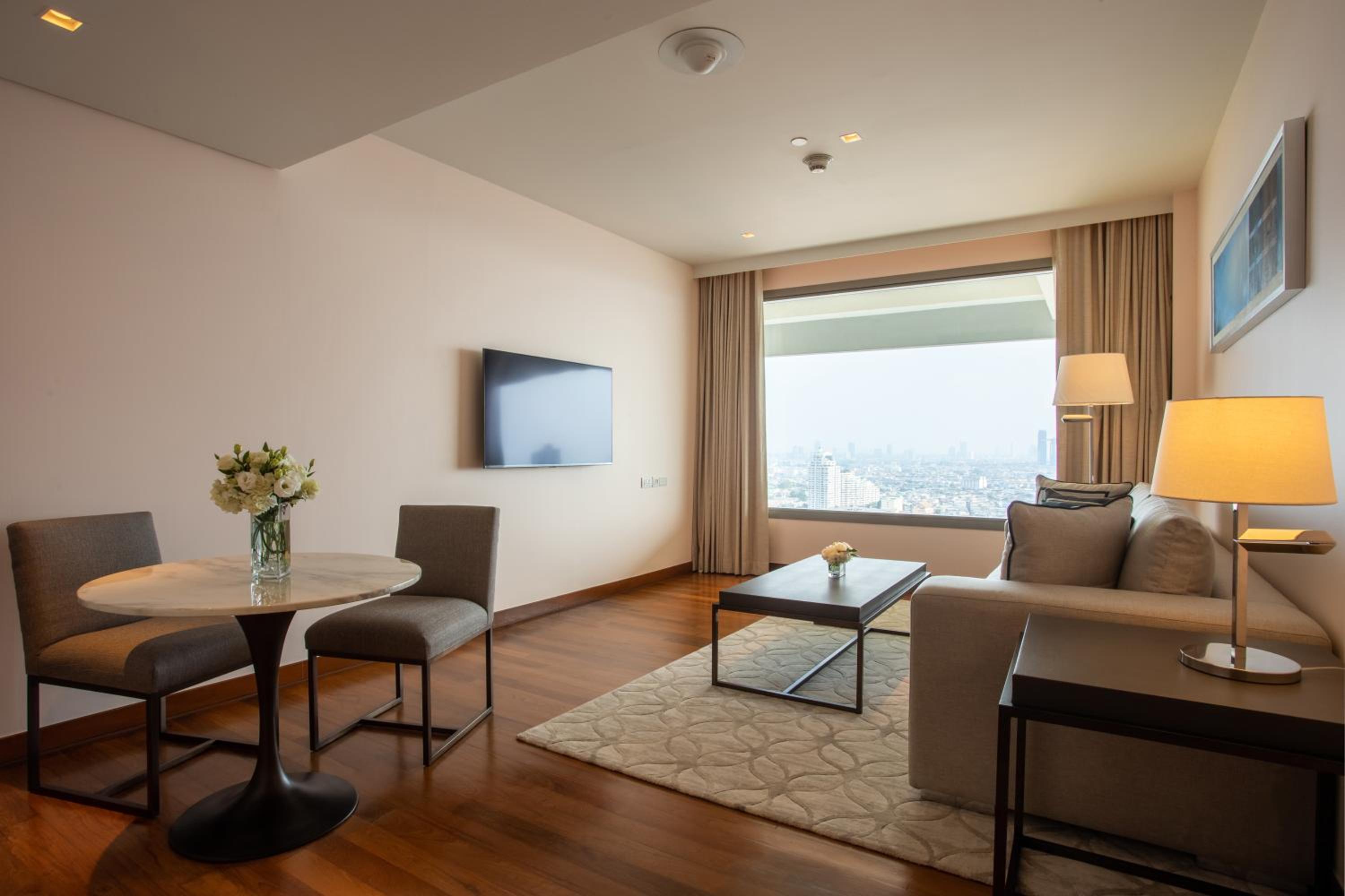 One Bedroom River View Suite thumbnail 5