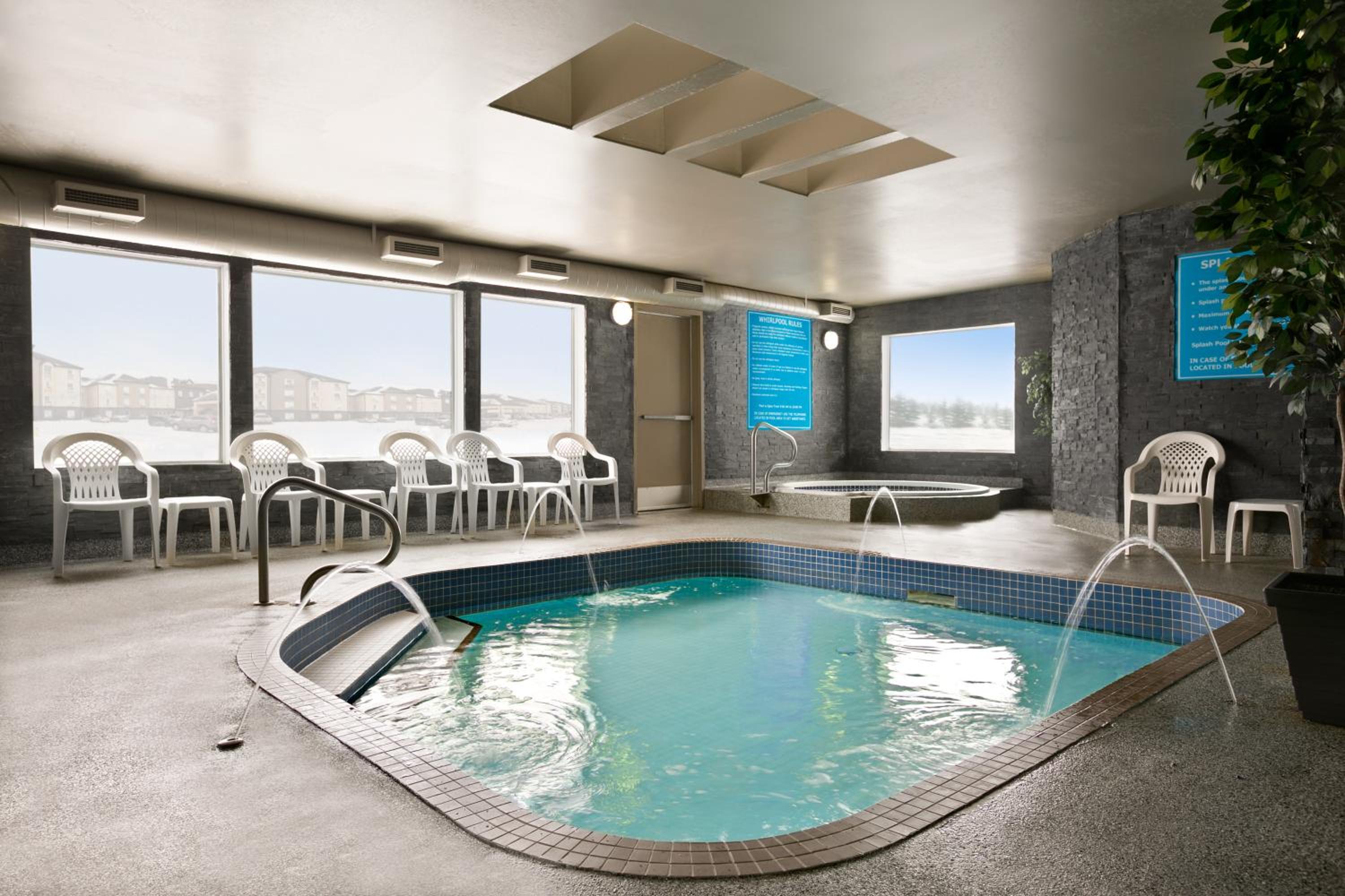One-Bedroom King Suite - Non-Smoking - Photo 2