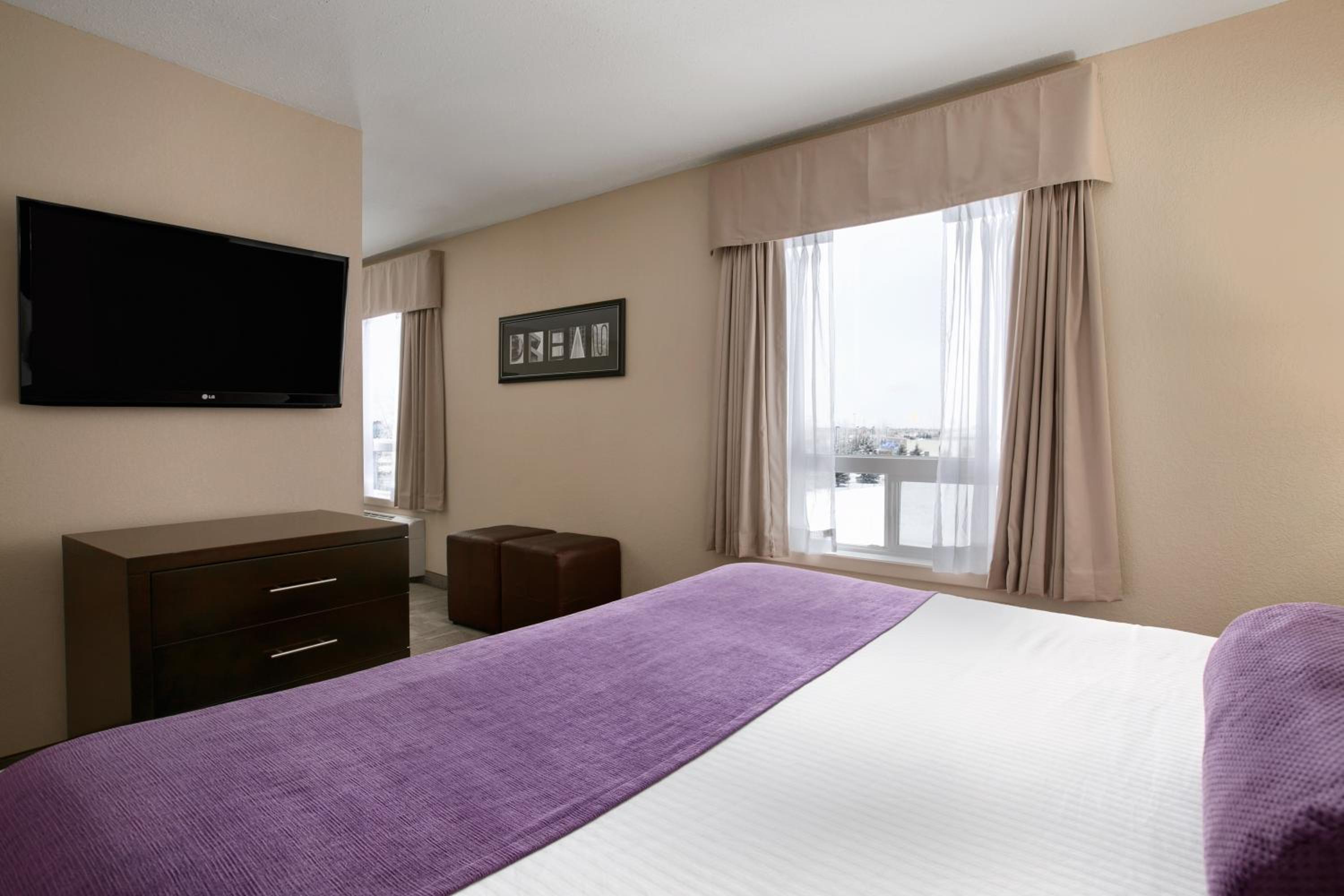 Suite  - Non-Smoking - Photo 1