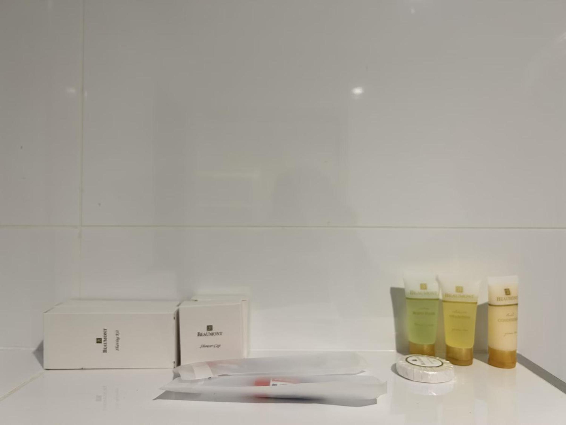 Deluxe Queen + Double room photo 1