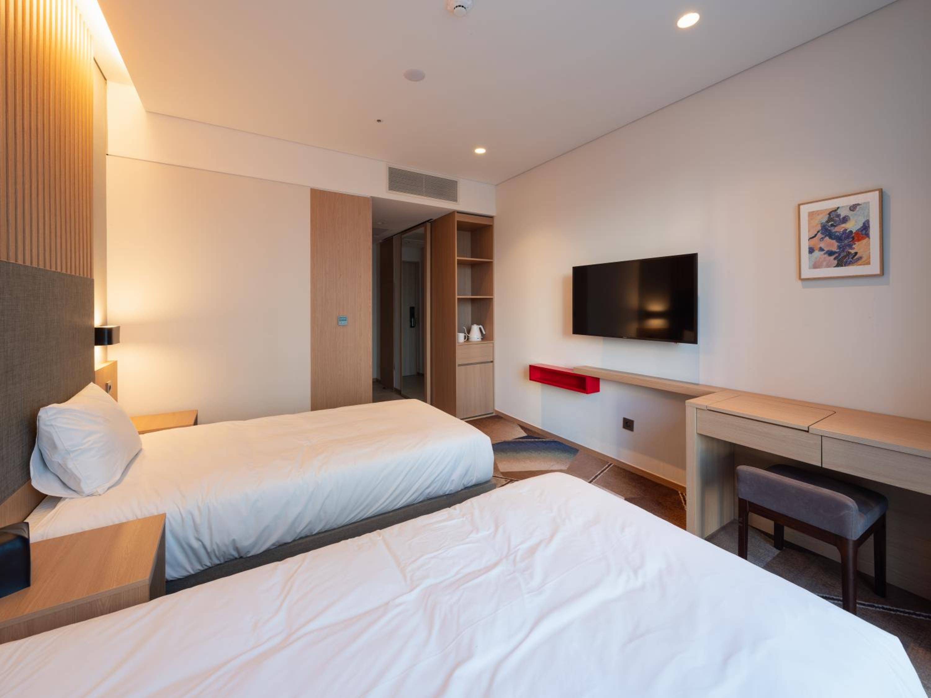 Standard Twin (Hotel) photo 3