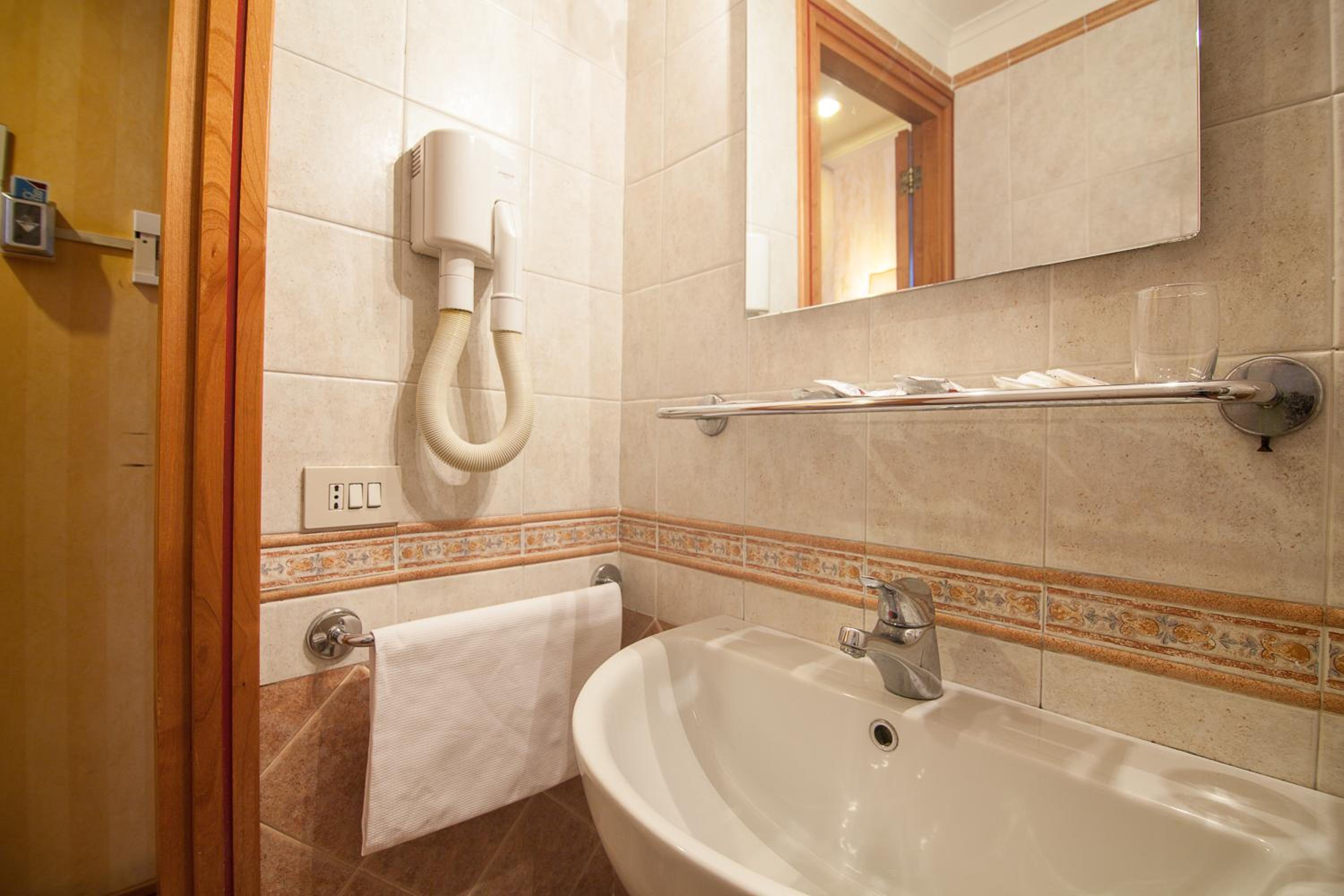 Double Or Twin Room photo 3