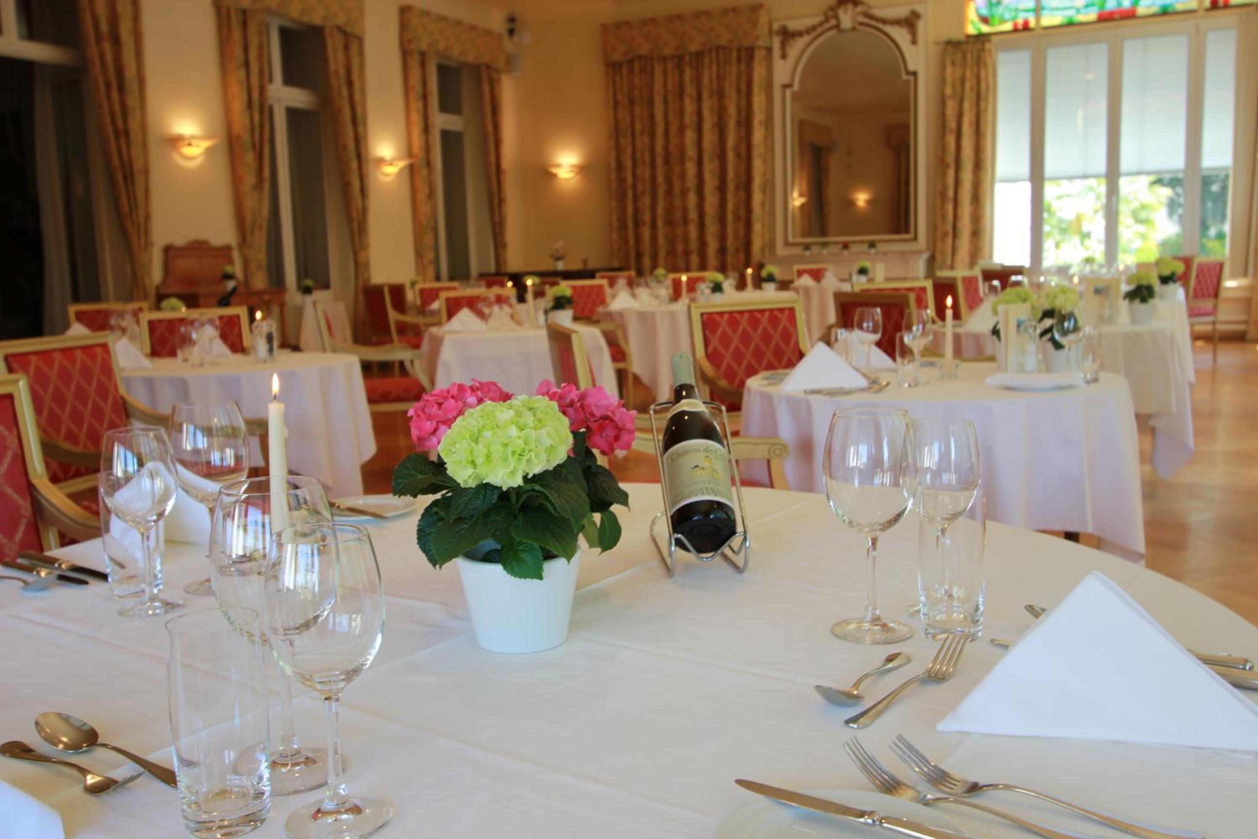 Special Offer - Double or Twin Room with One Dinner for Two People