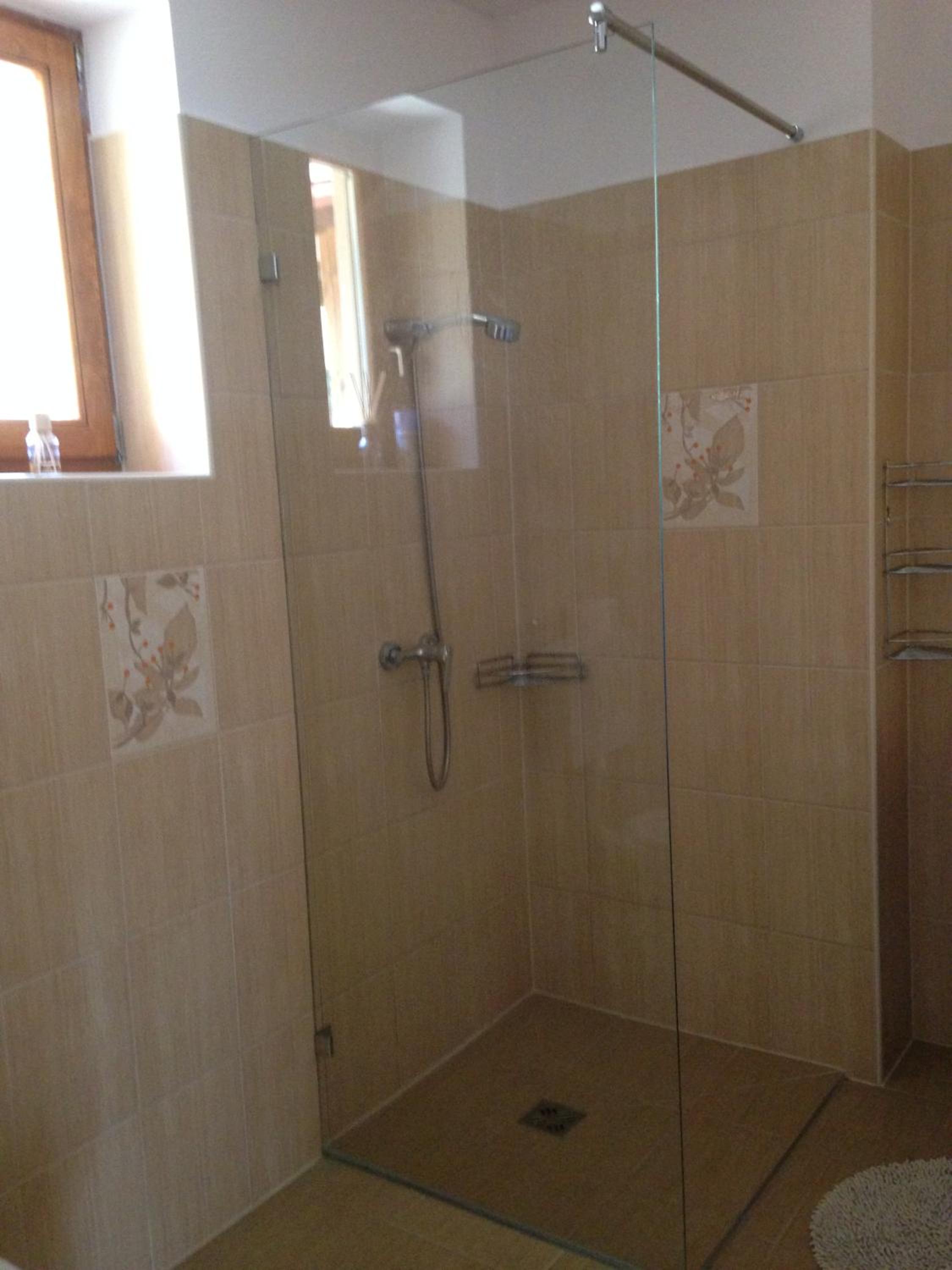 Apartment with Lake View - Photo 8