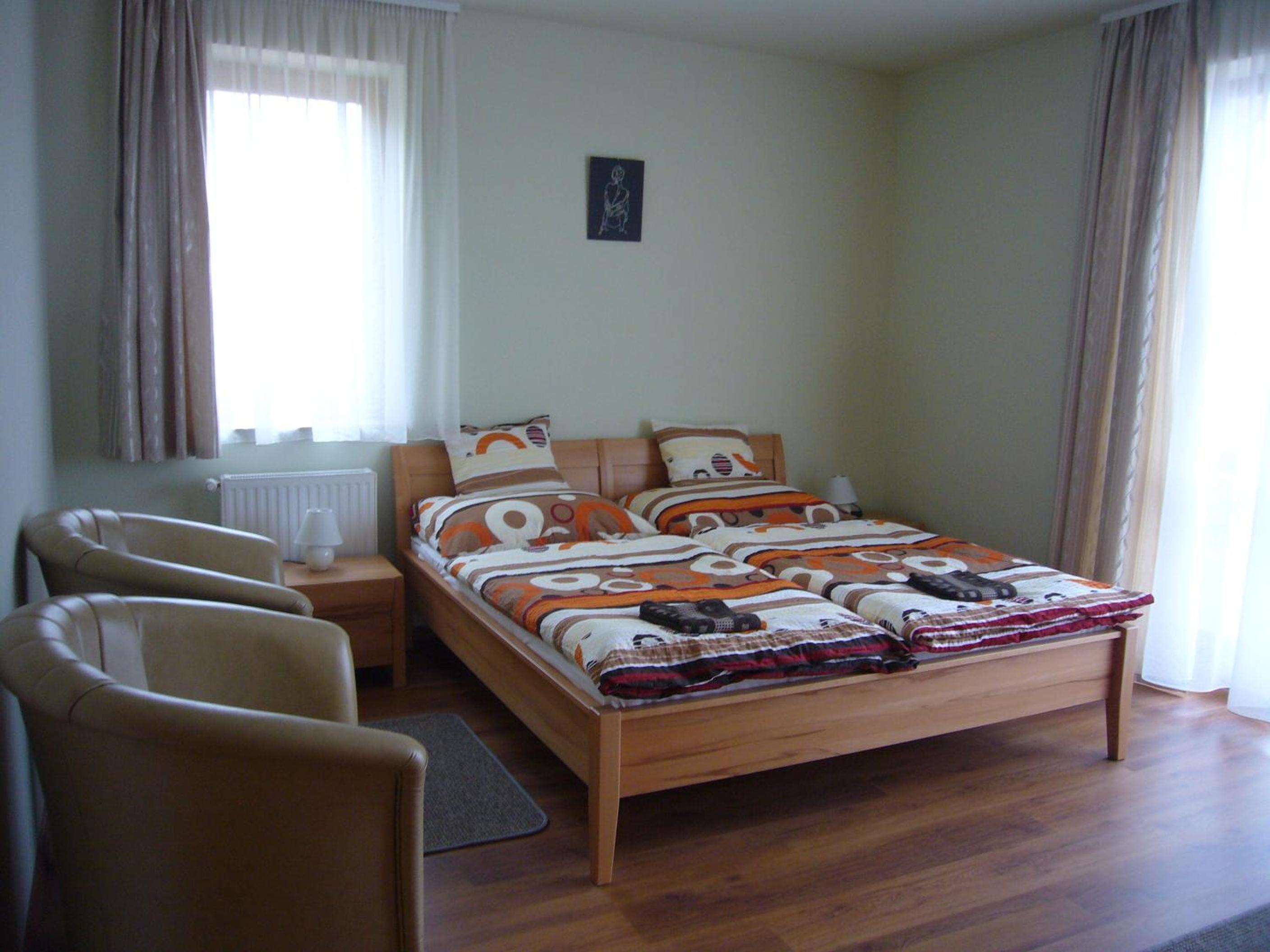 Apartment with Lake View - Photo 9