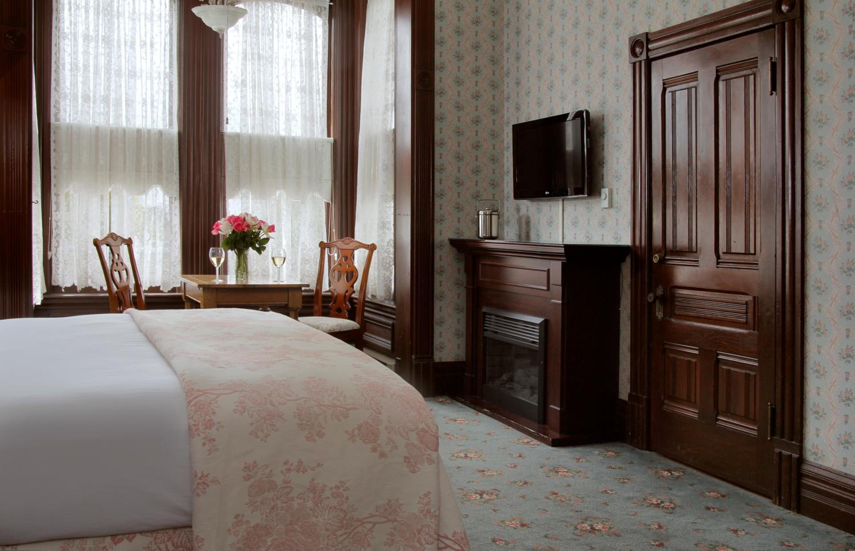 Two-Bedroom King Suite photo 3