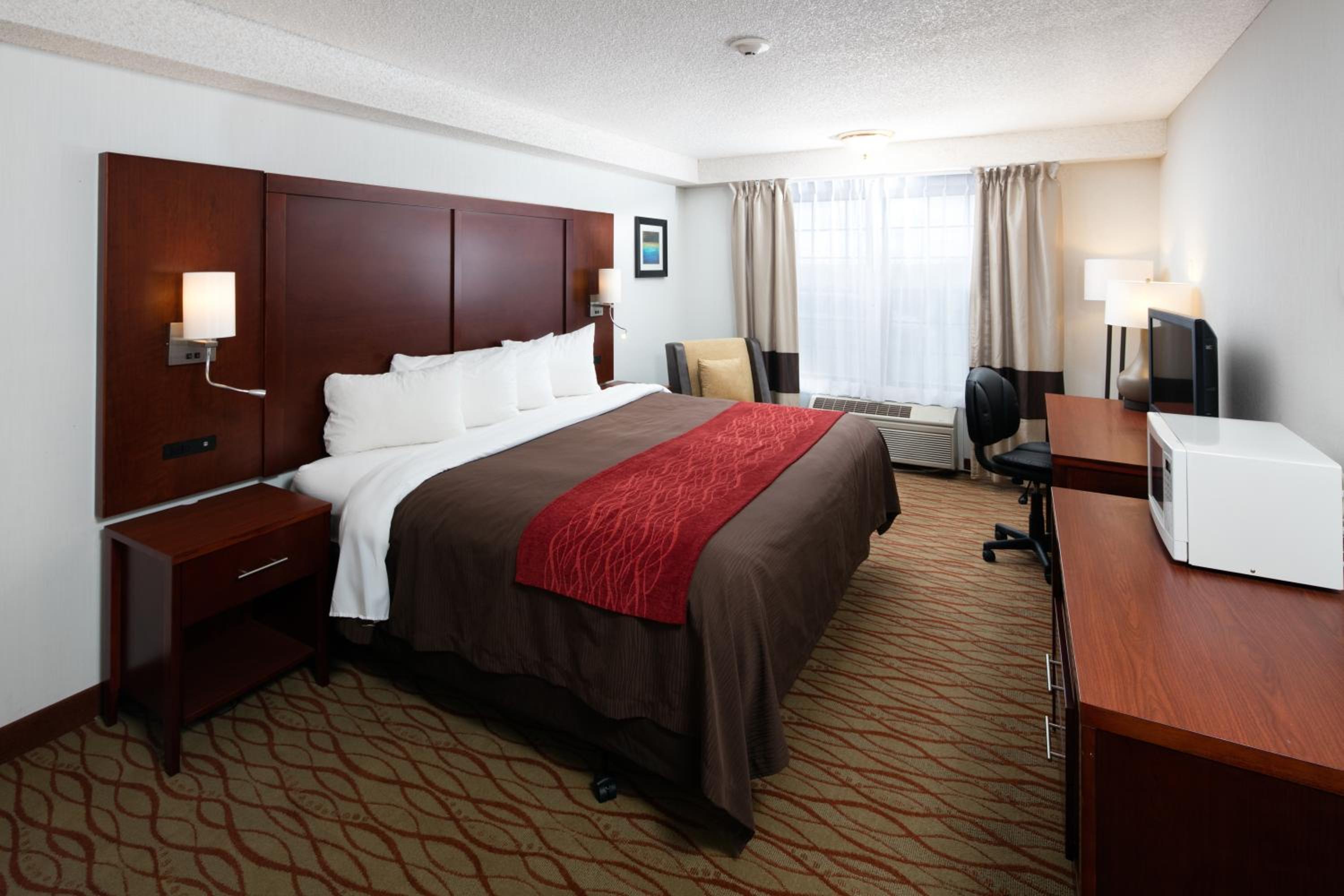 King Room - Non-Smoking - Photo 1