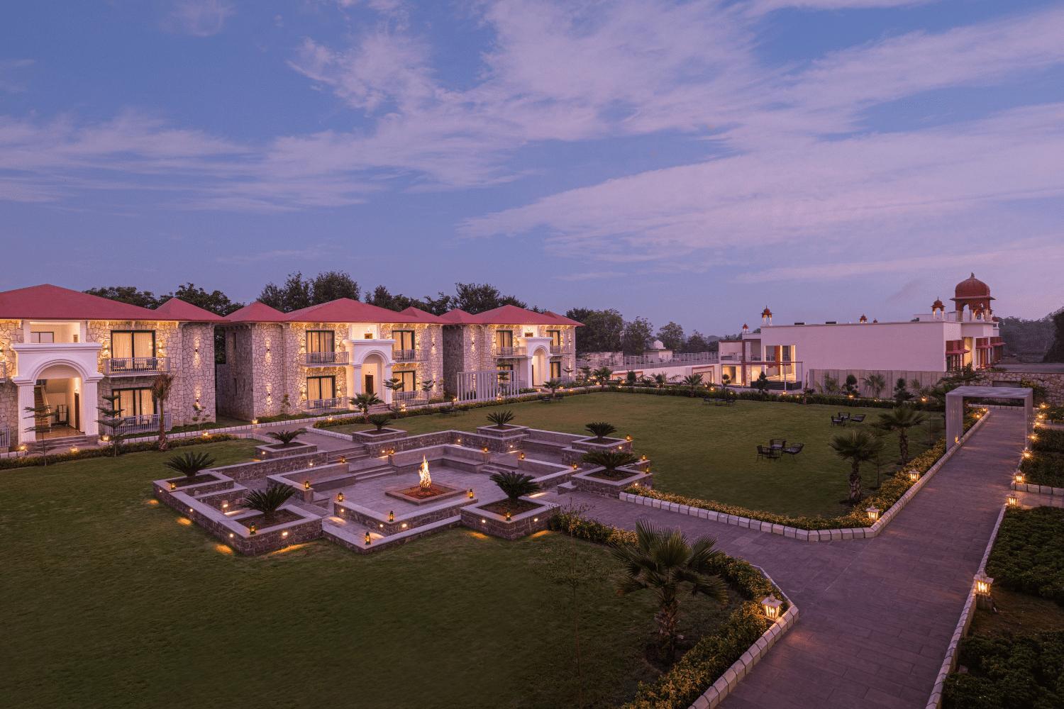 Premium Twin Room With Aravali View photo 2