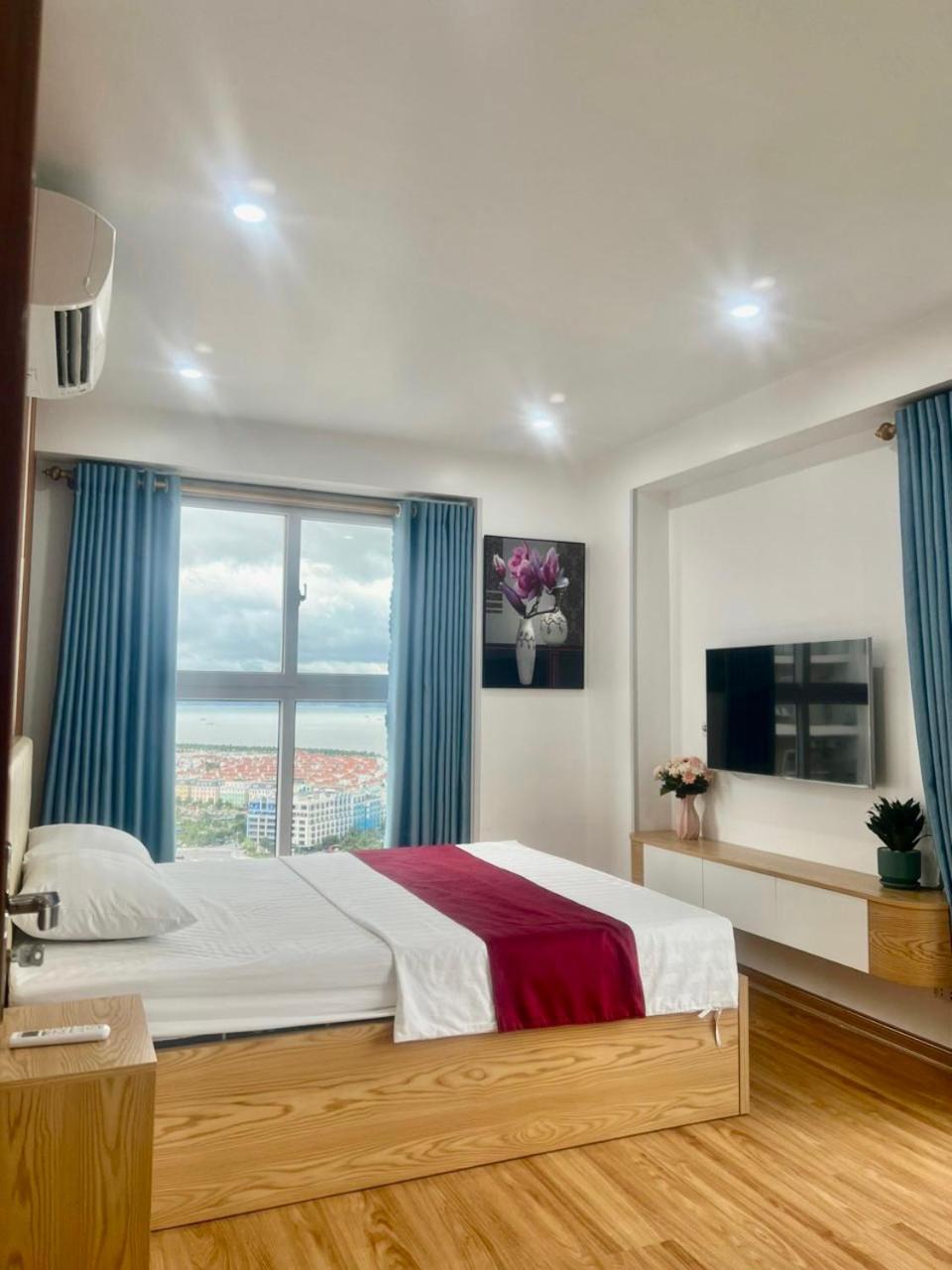 Three-Bedroom Apartment - Oceanfront photo 3