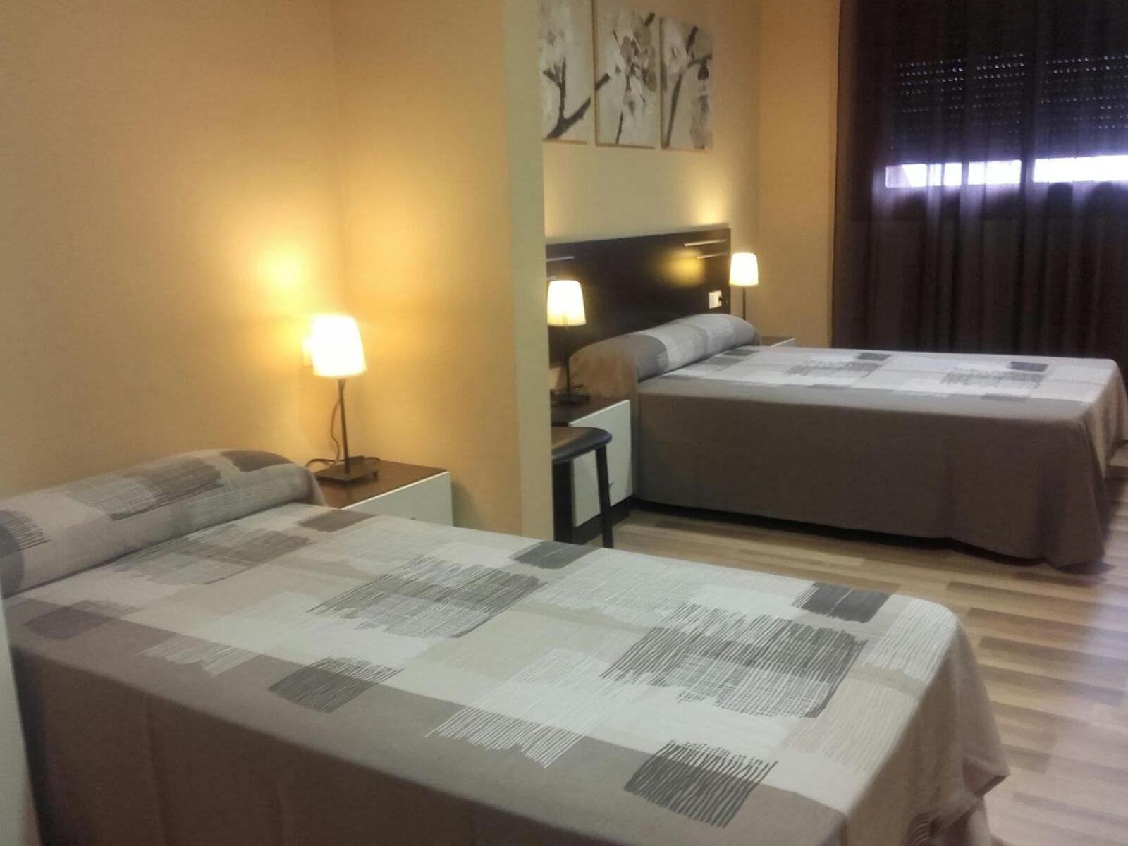 Triple Room with Private Bathroom - Photo 1
