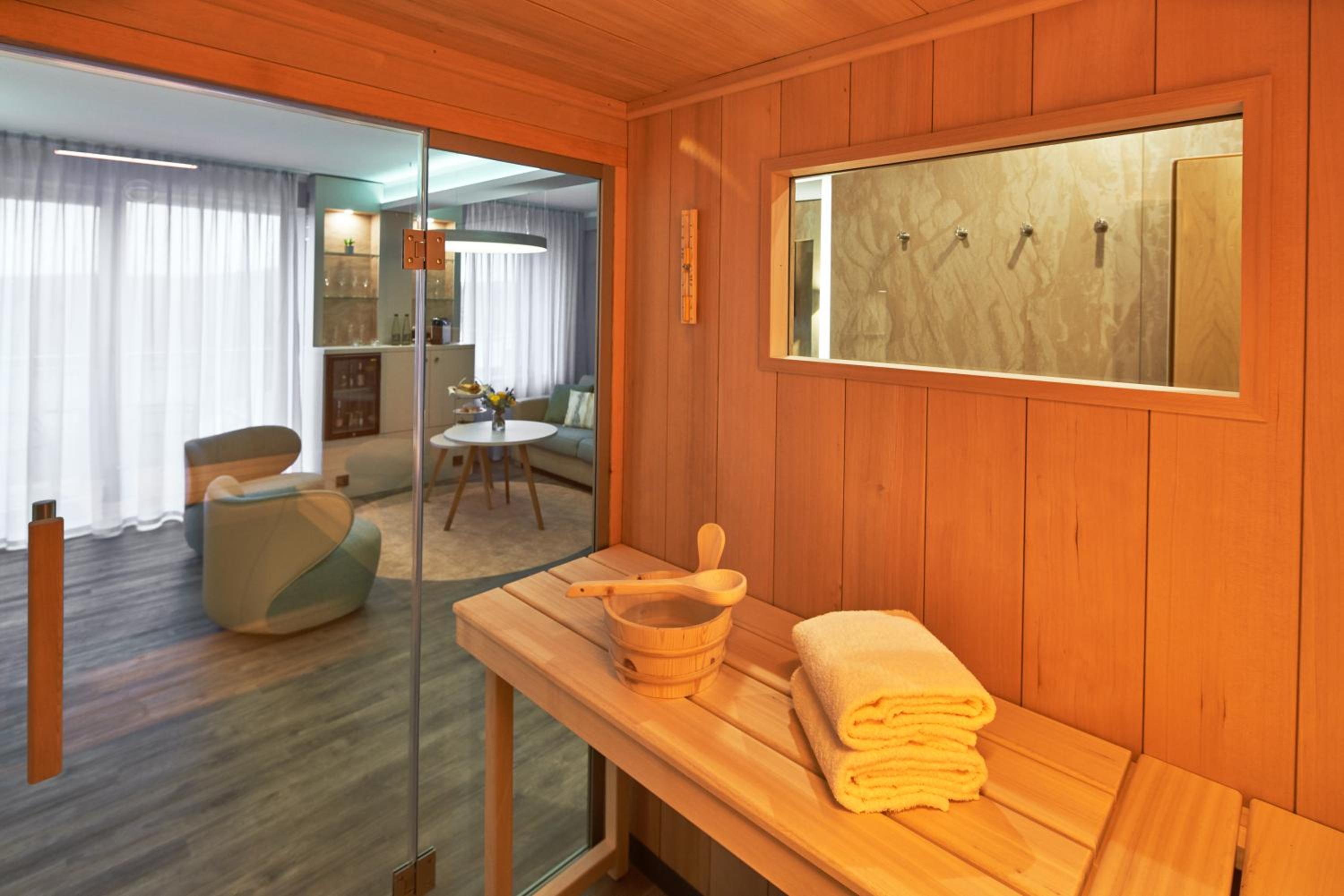 Deluxe Suite with Sauna - Lake Side photo 2