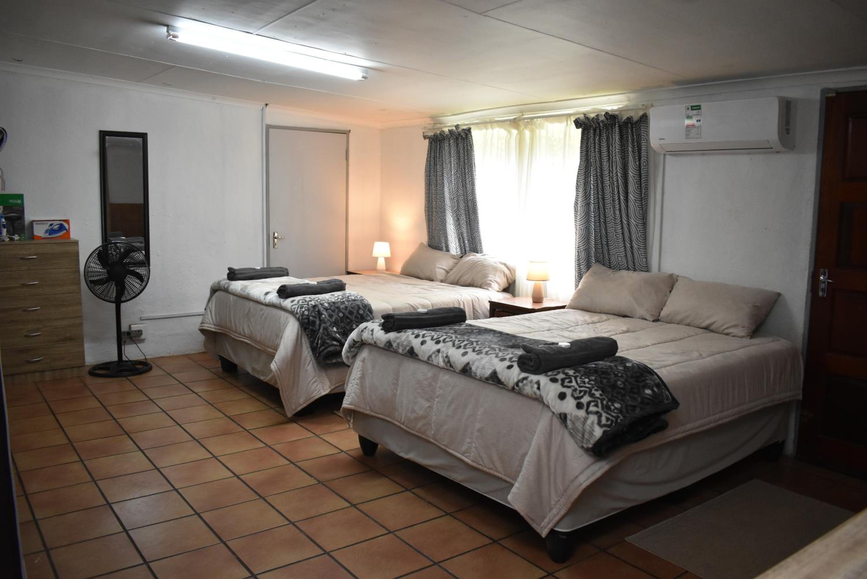 Four-Bedroom House photo 3