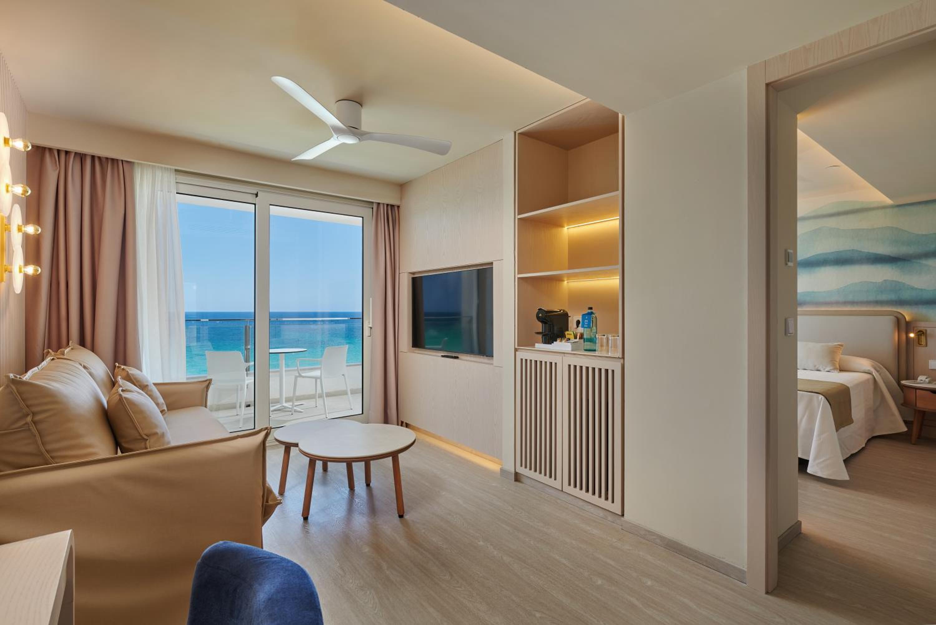 Suite with Sea View Suite with Sea View
