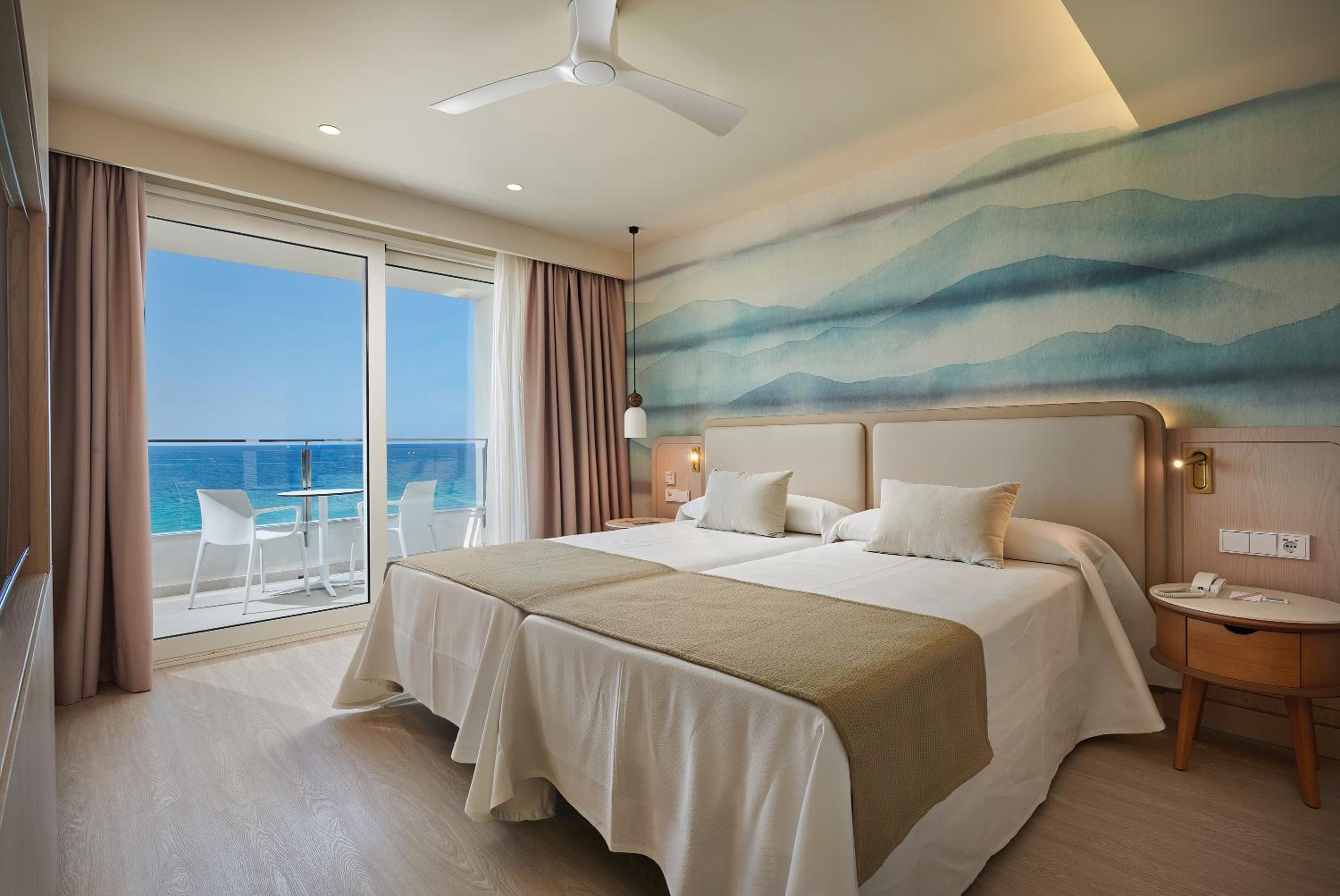 Suite with Sea View Suite with Sea View