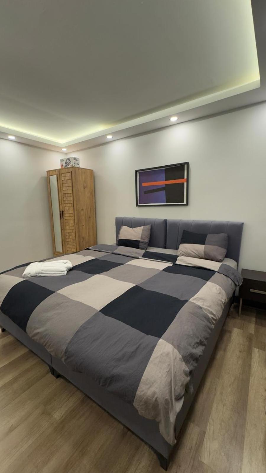 Three-Bedroom Deluxe Apartment photo 2