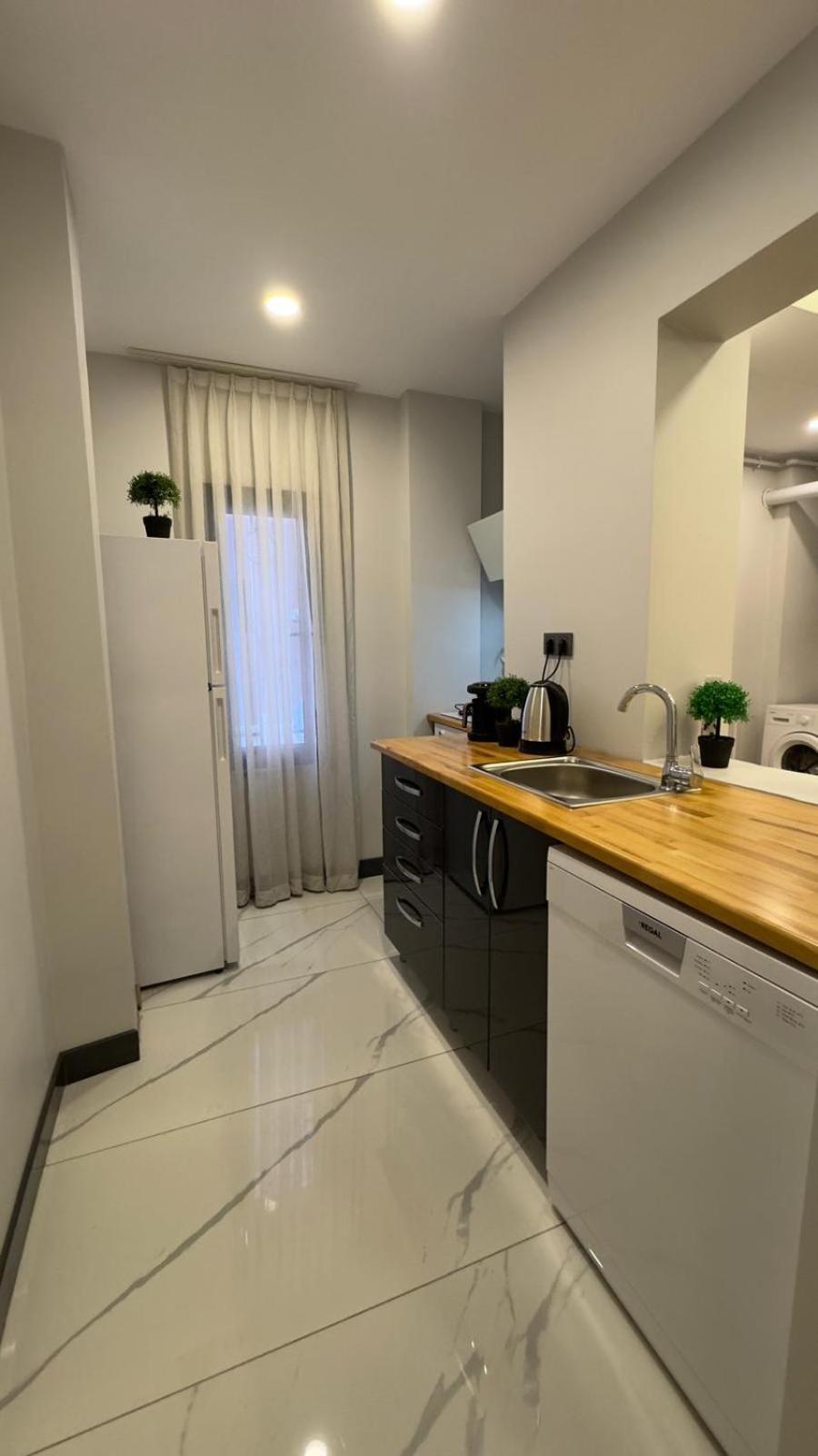 Three-Bedroom Premium Apartment photo 2