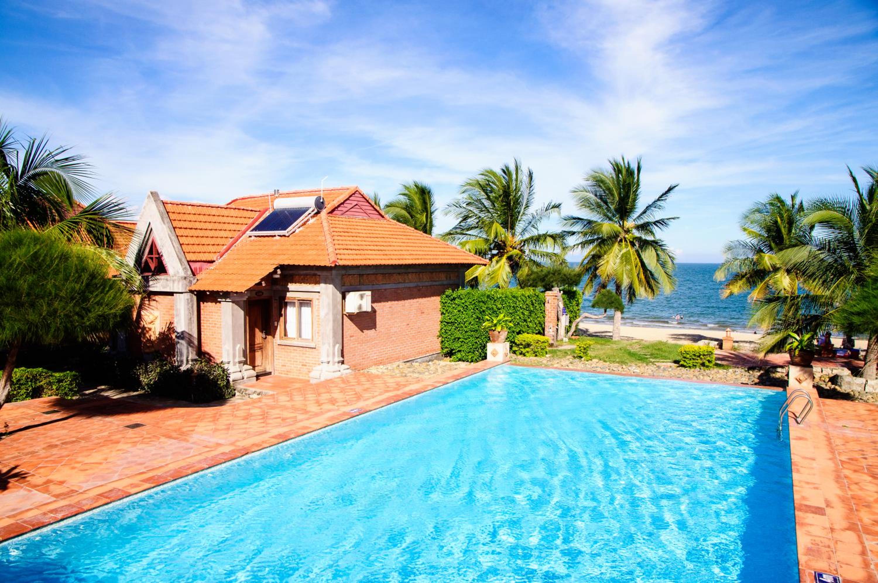 Senior Suite Double with Pool View	 - Photo 11