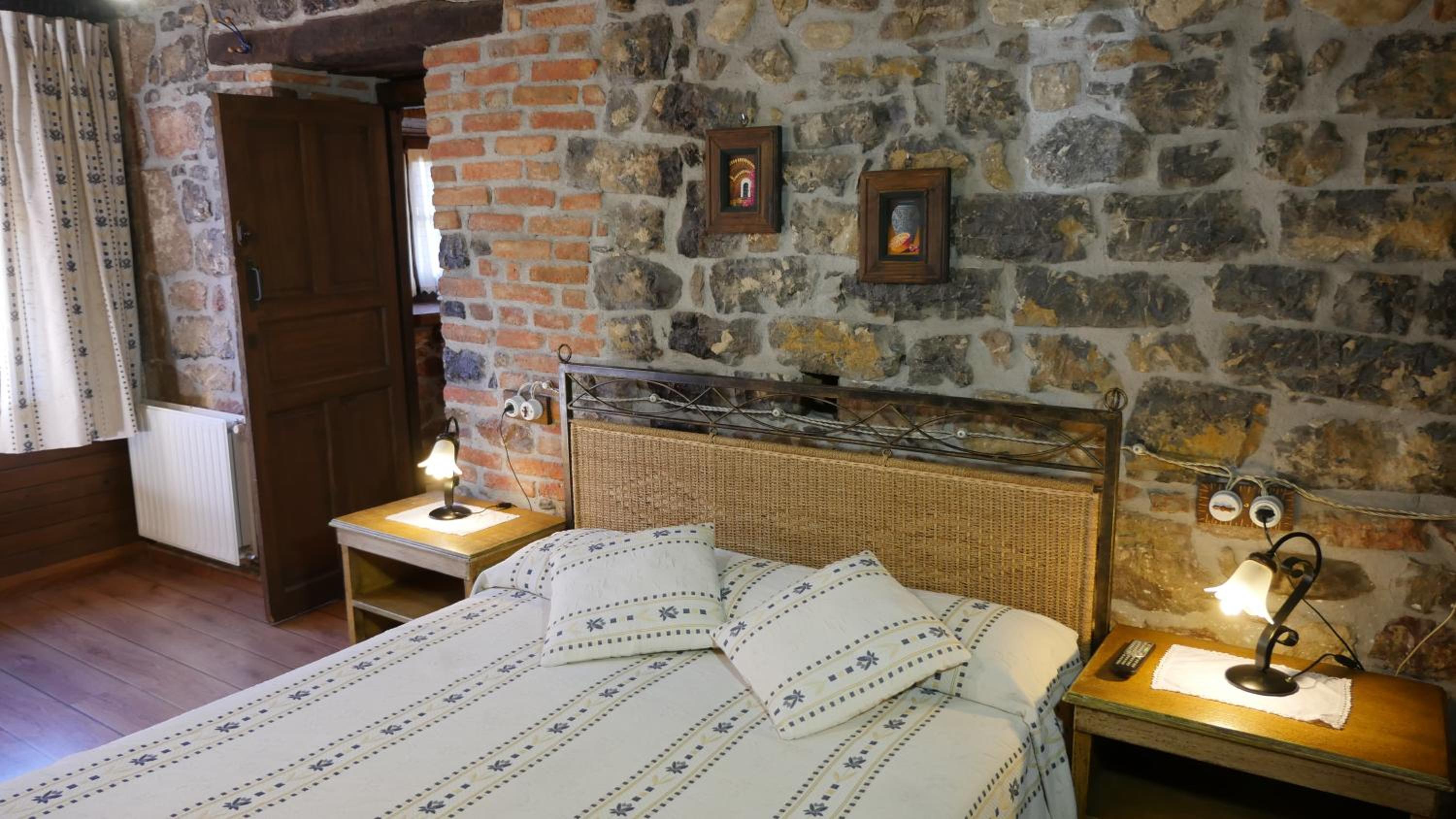 Double or Twin Room - Photo 22