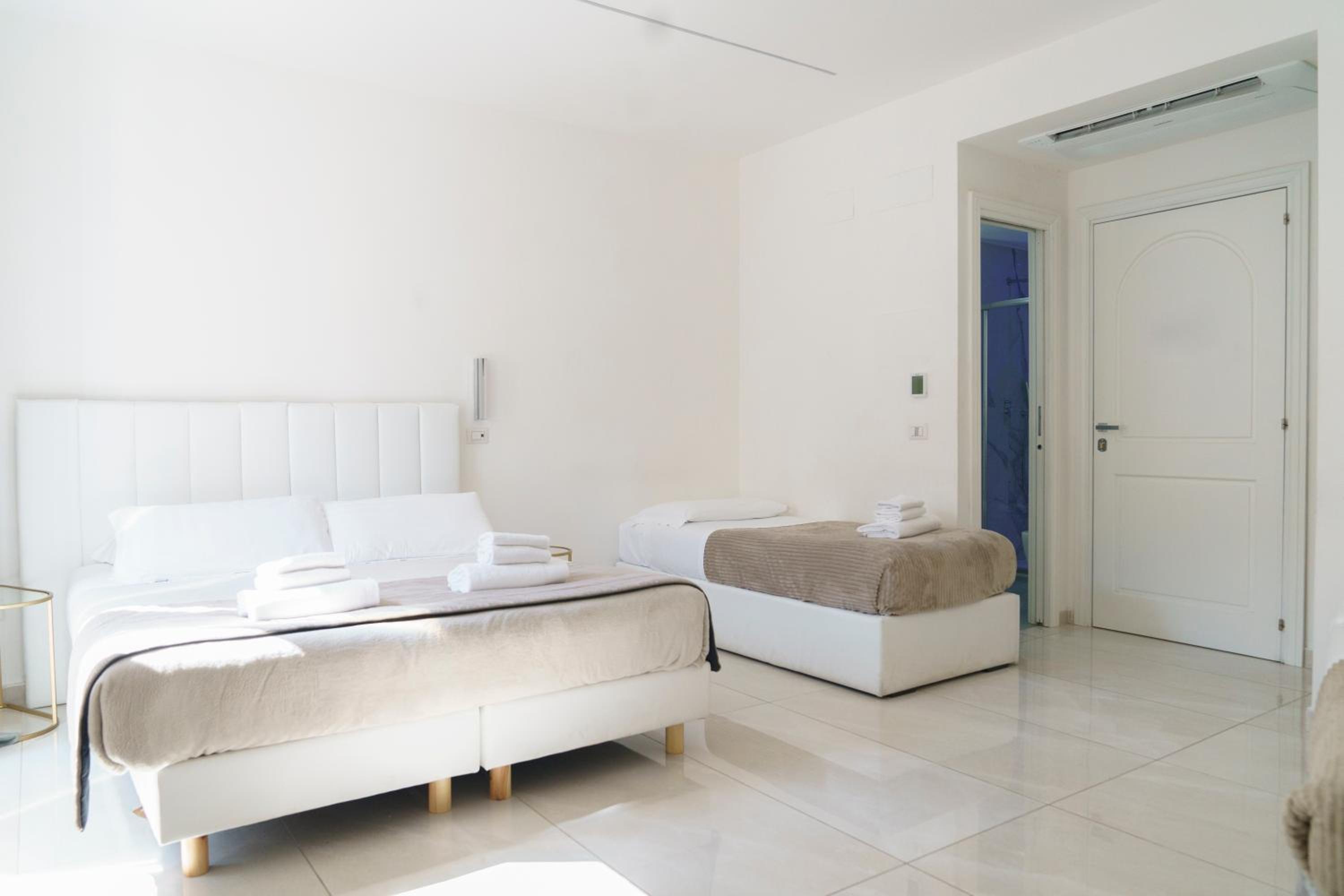 Deluxe Quadruple Room photo 2